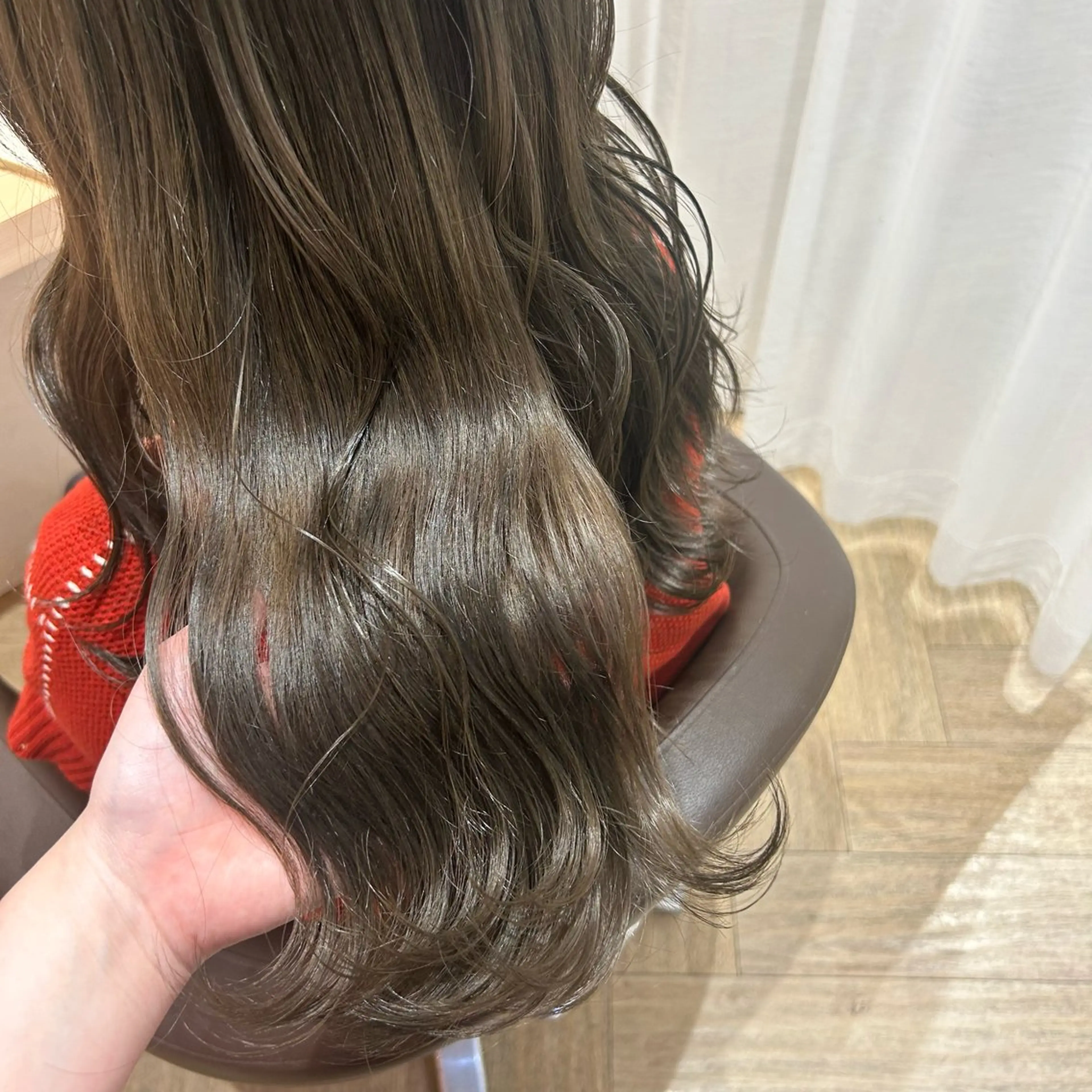 セミロング カラー 透明感カラー ヘアカラー トリートメント 砂野 真璃奈のヘアスタイル