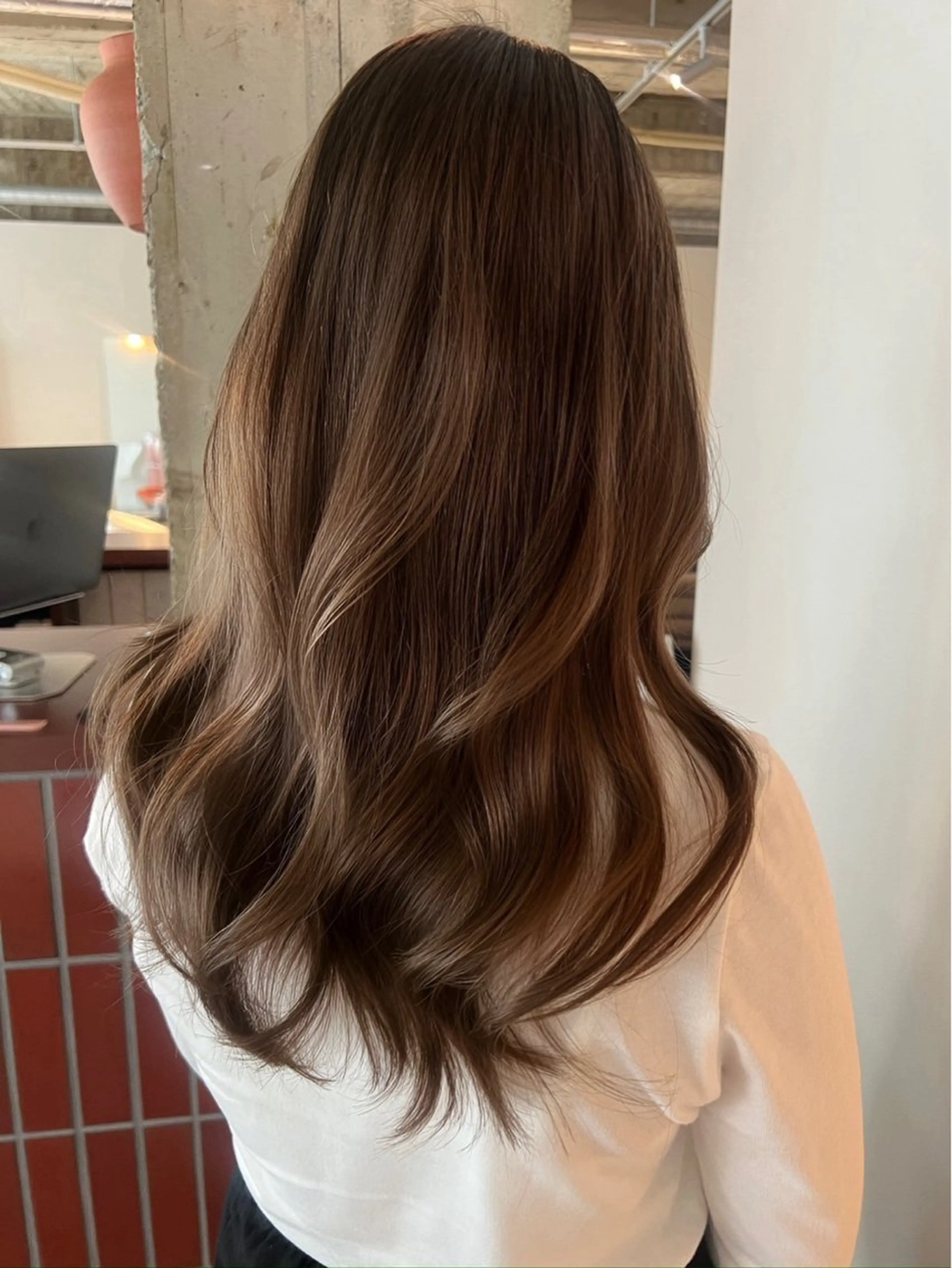 ロング カラー ブラウンカラー ロング ヘアカラー トリートメント 江﨑 一葉のヘアスタイル