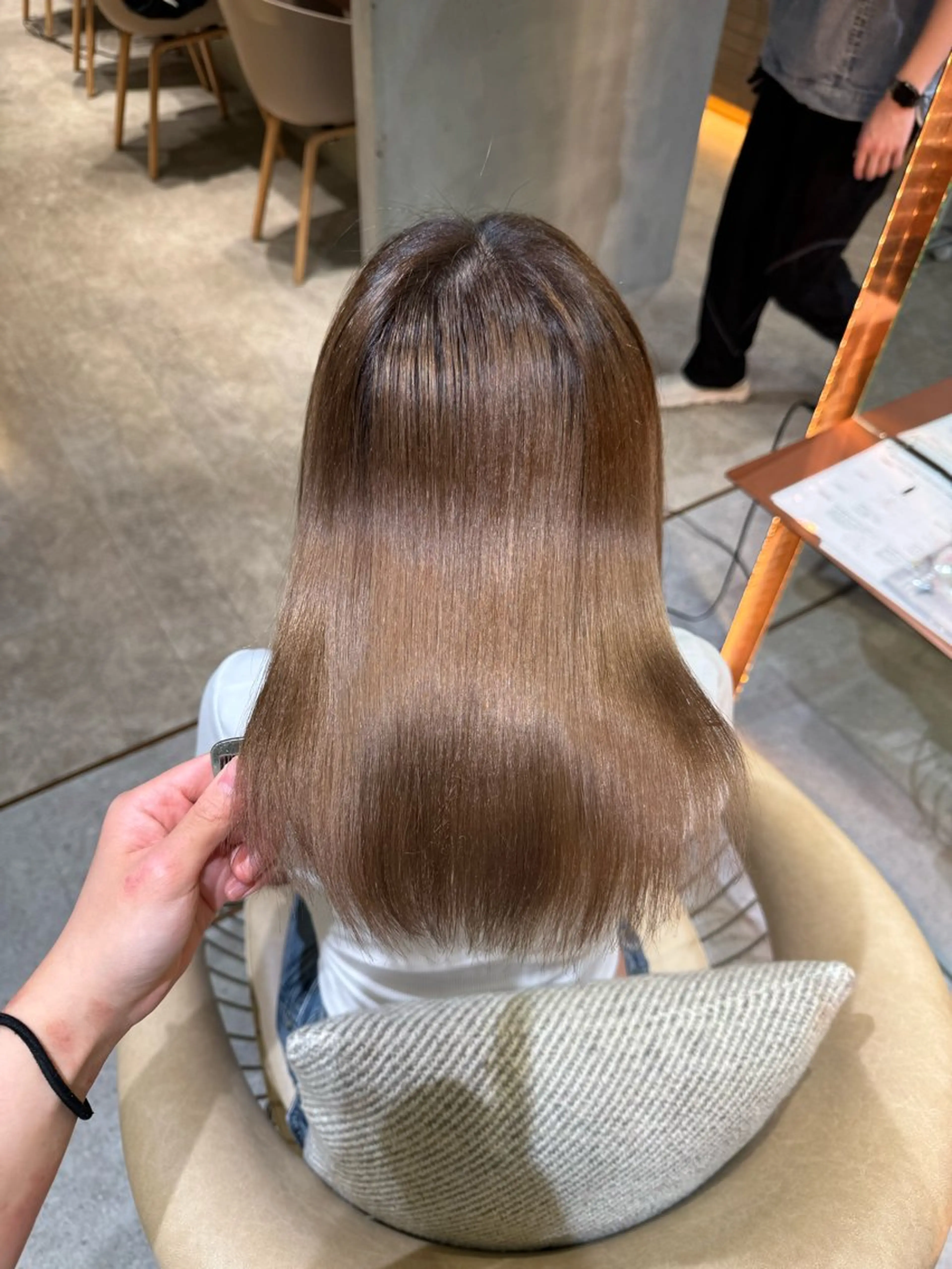 ミディアム カット ヘアカラー 縮毛矯正 トリートメント 🦋美髪矯正、髪質 改善のプロ🦋アオイのヘアスタイル