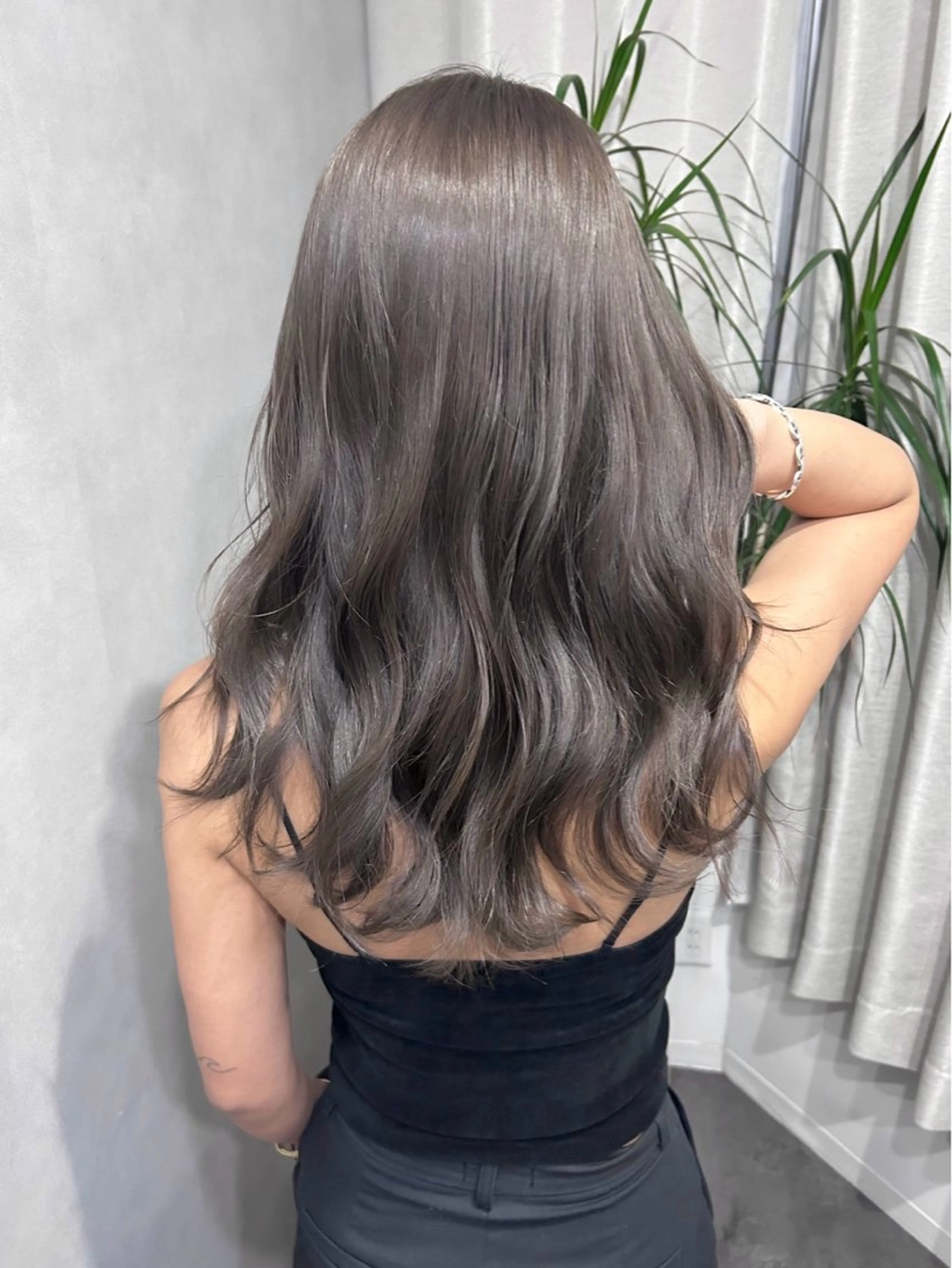 セミロング ヘアカラー 中村 友美のヘアスタイル