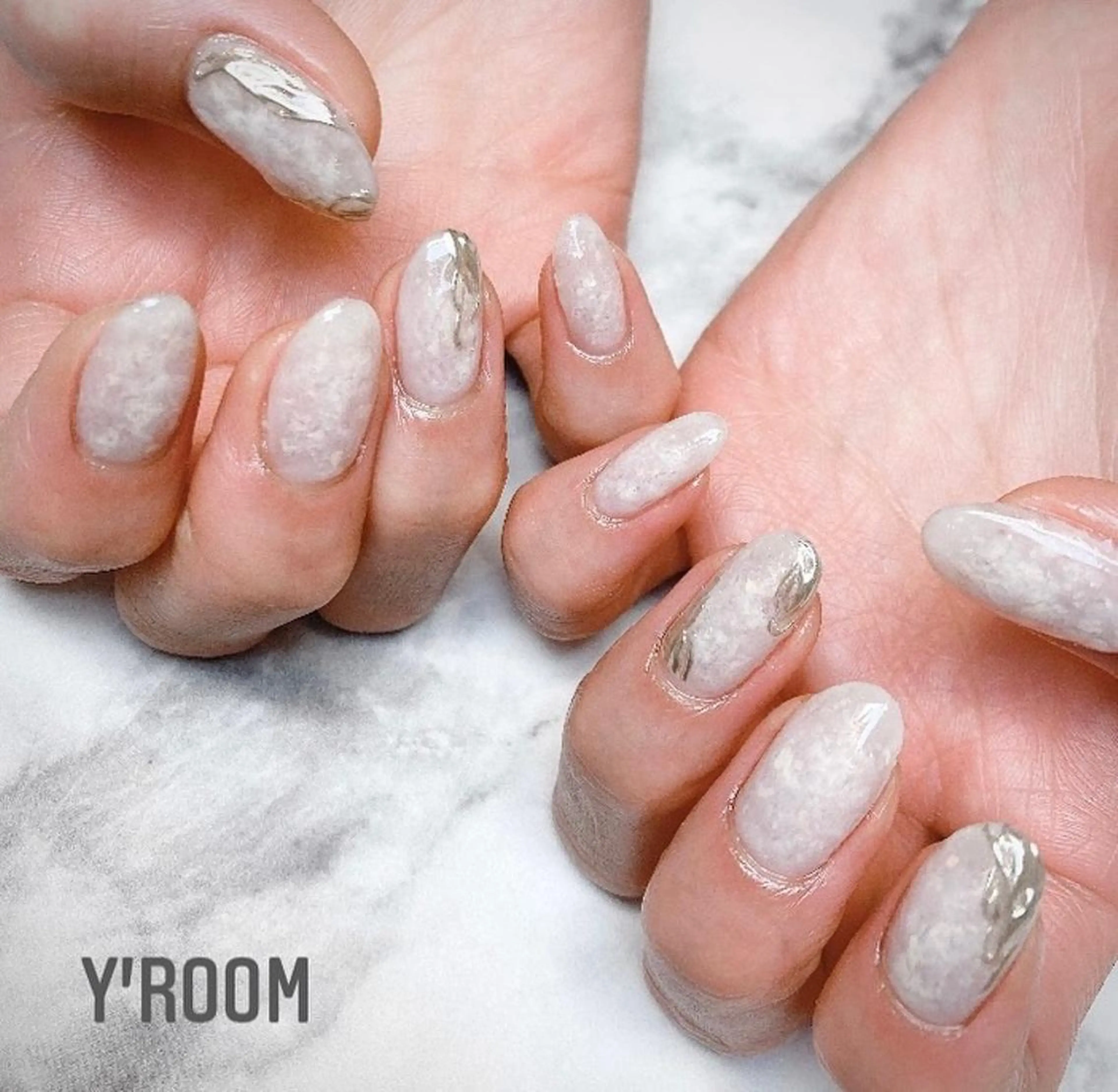 ネイル オーロラネイル フラッシュネイル フットネイル ジェルネイル 氷ネイル・うるうるネイル ハンドネイル YUKA （ネイリスト）のネイルデザイン