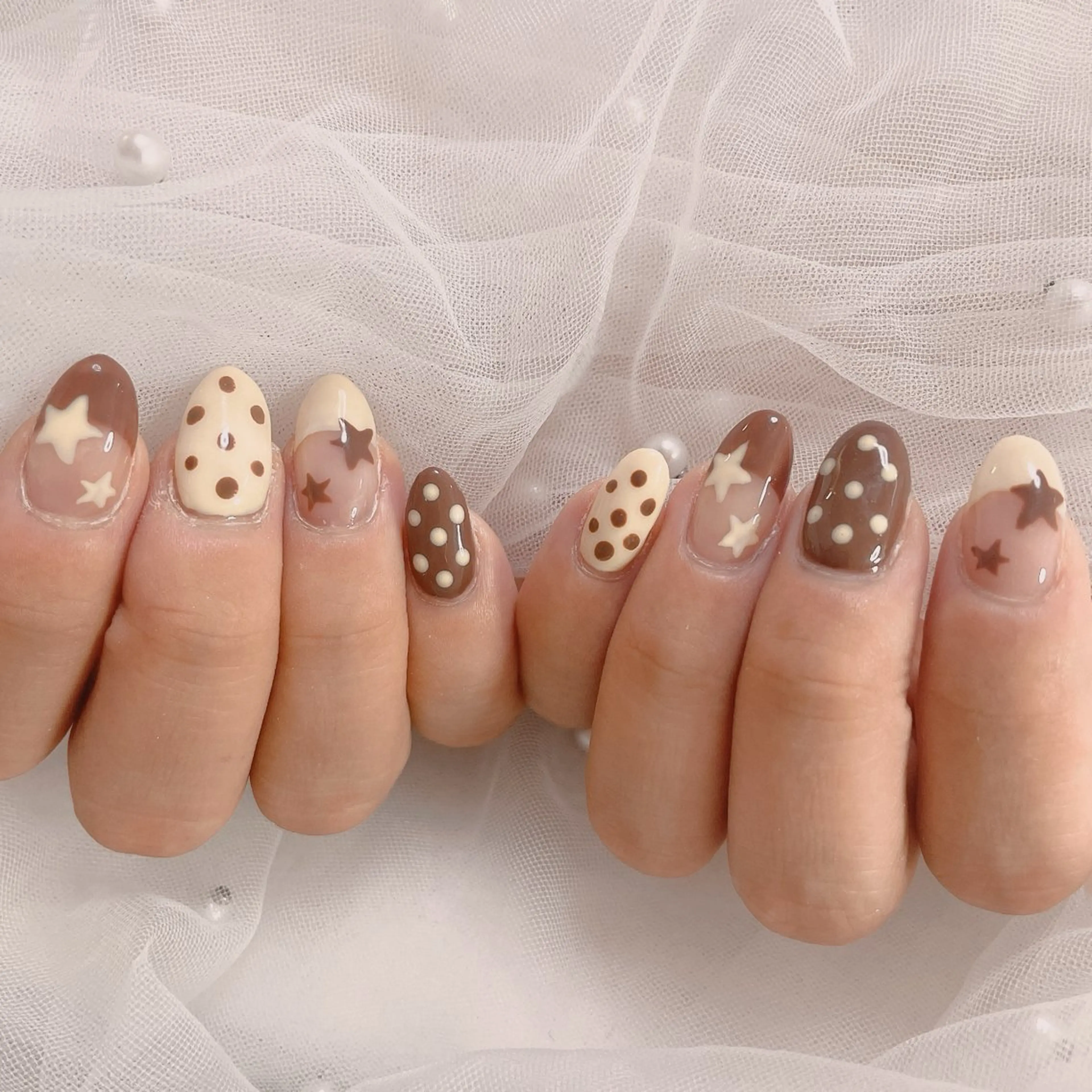 ネイル ブラウン ドット ニュアンスネイル ハンドネイル ネイルサロン なっちゃん(古千谷)のネイルデザイン