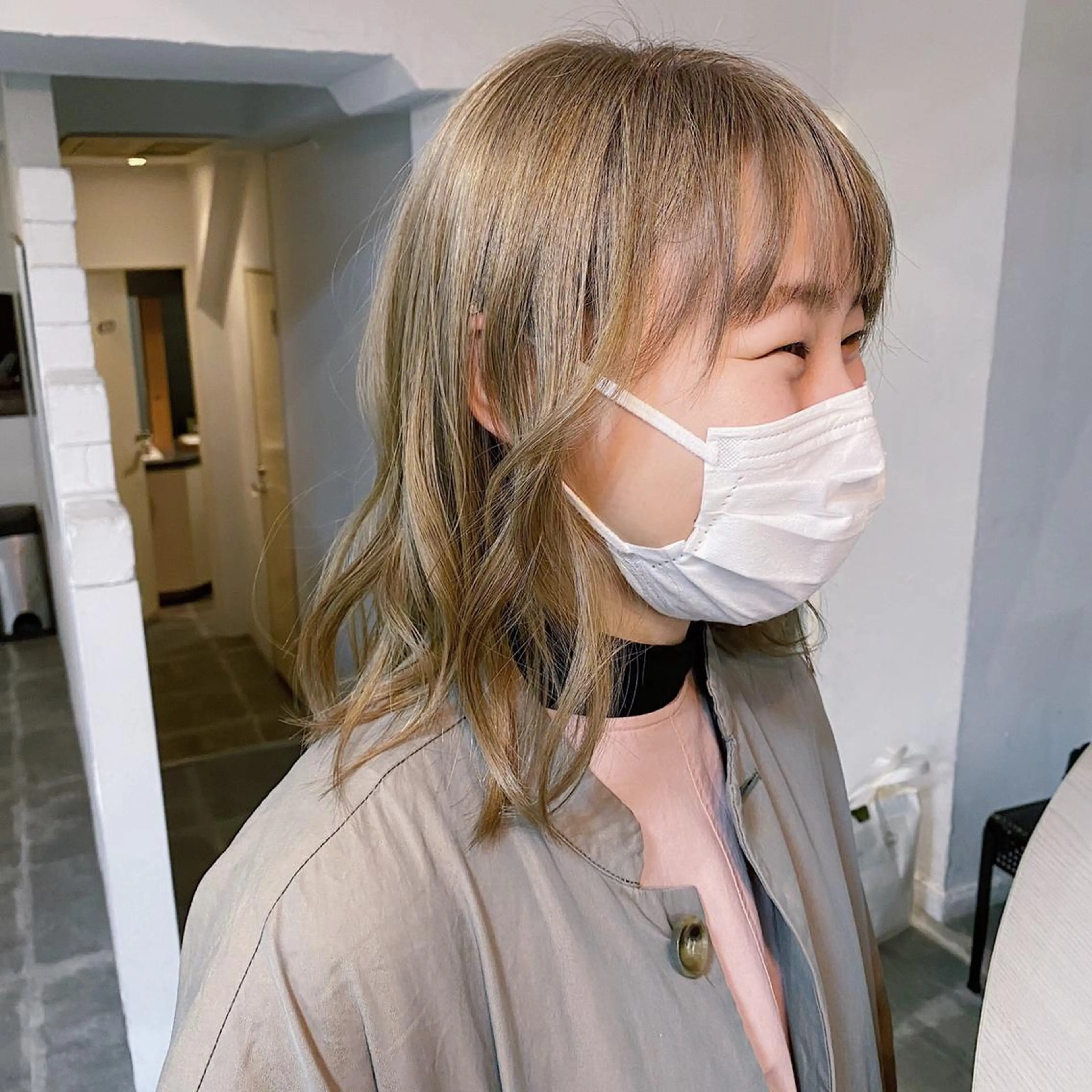 ミディアム カラー アッシュ ベージュカラー カット ヘアカラー selma est所属・ショート/韓国ヘア Moto✂︎のヘアスタイル