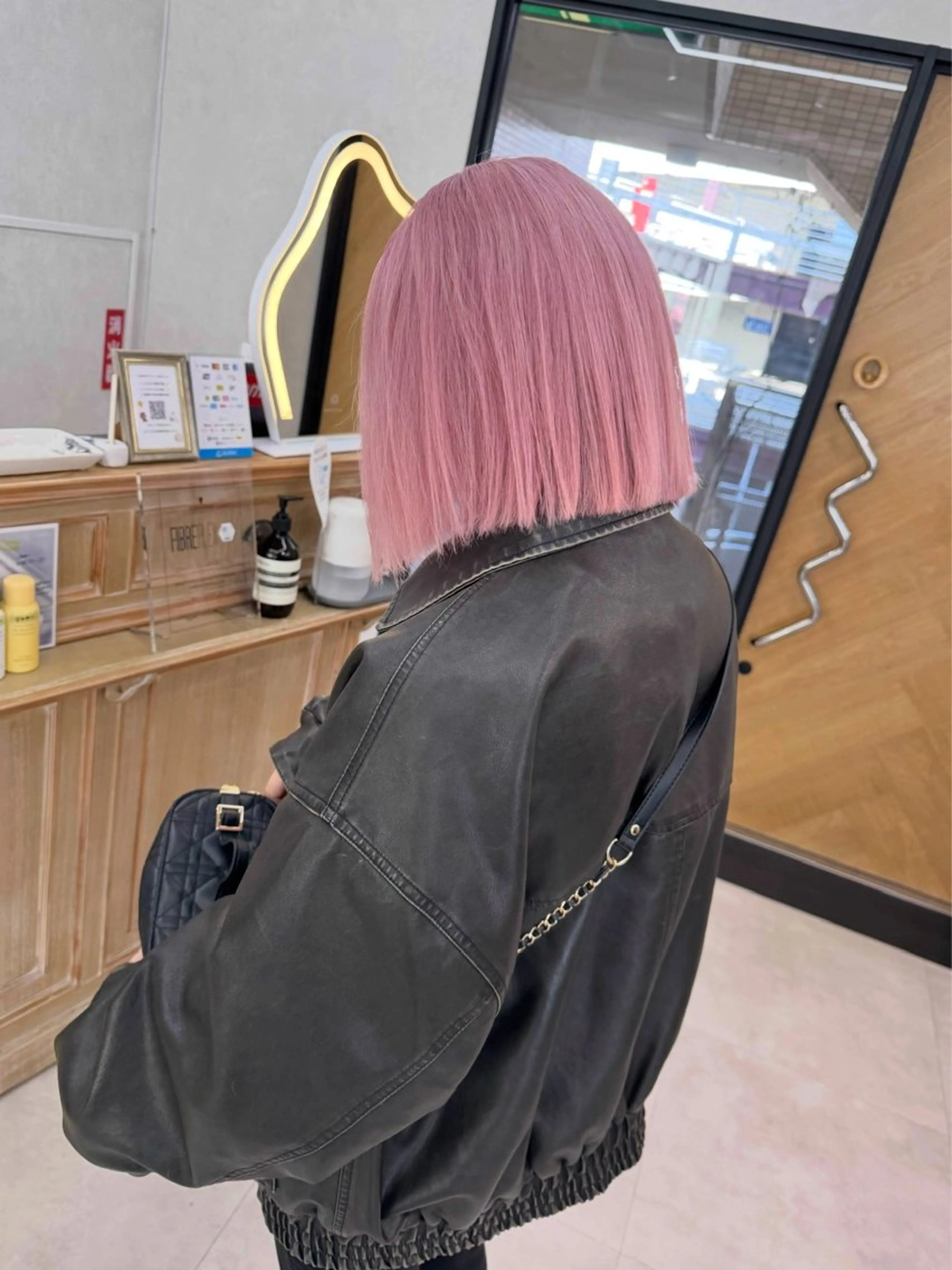 ショート 岡島 実里のヘアスタイル