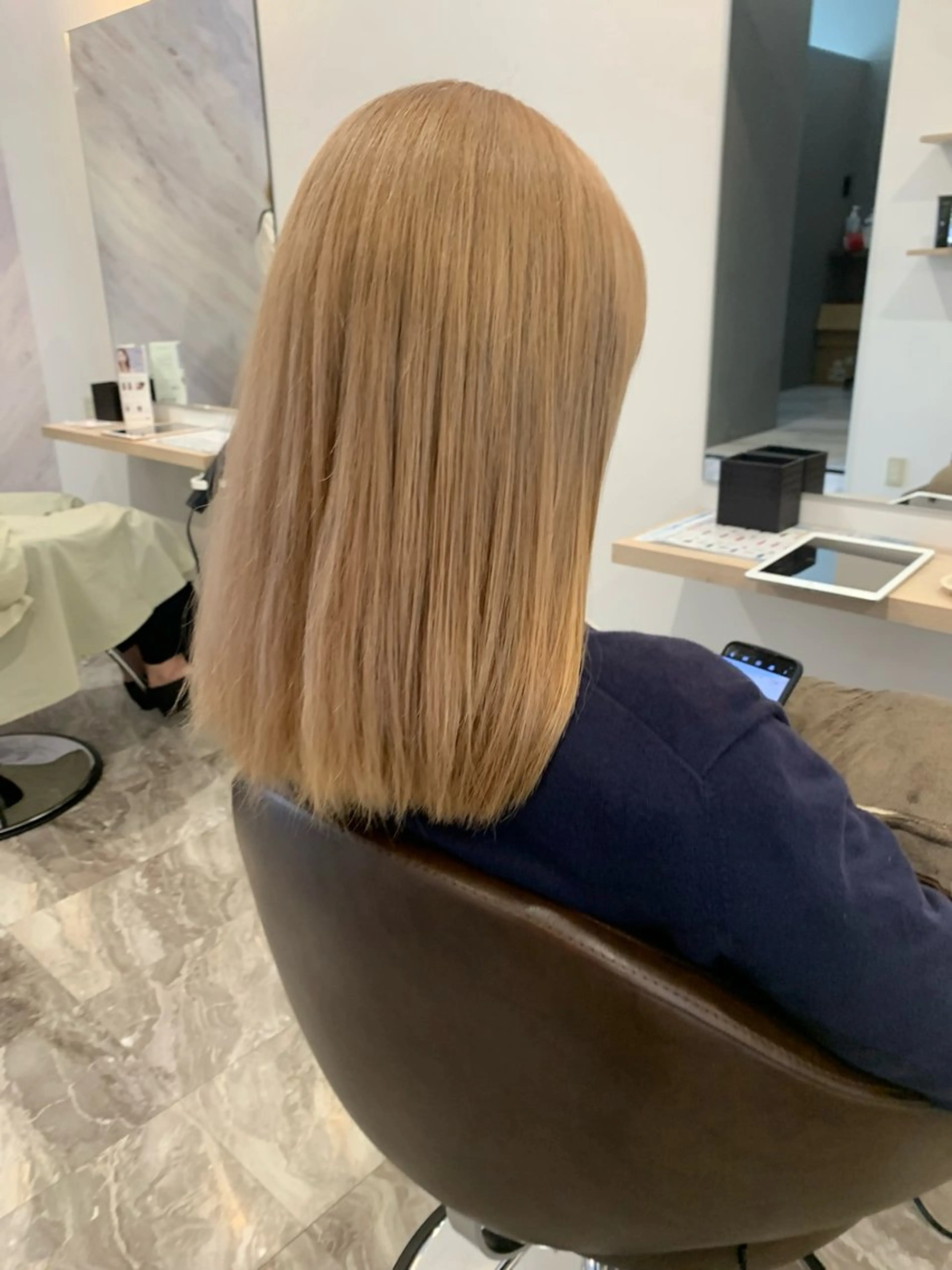 オリーブ系Wカラー✨黒髪&暗い髪色を明るくしてからの透明感カラー(ブリーチ無し)    カラー＋ライトナー＋クイックトリの写真