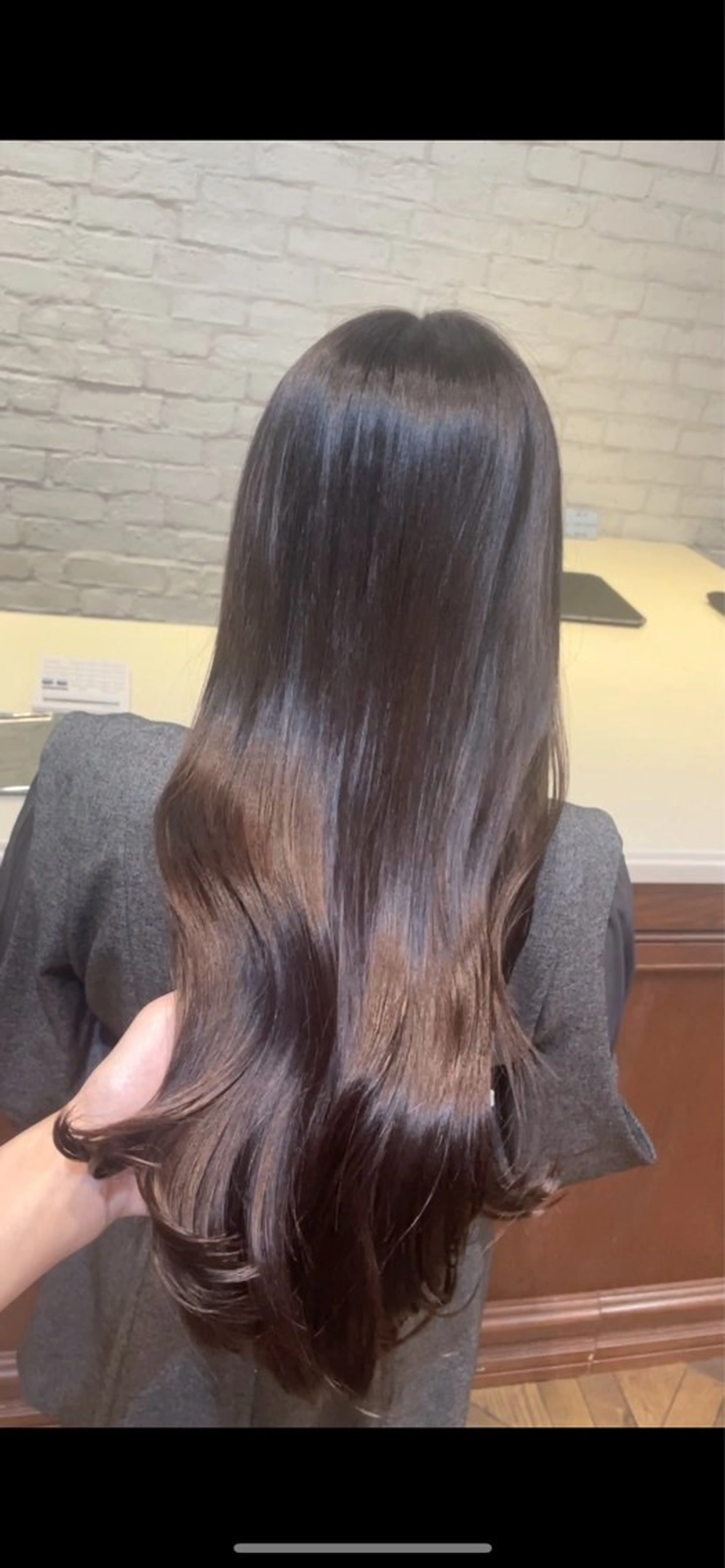 ロング カラー ベージュカラー ブラウンカラー カット ヘアカラー トリートメント ご新規様限定 透明感カラーKANAのヘアスタイル