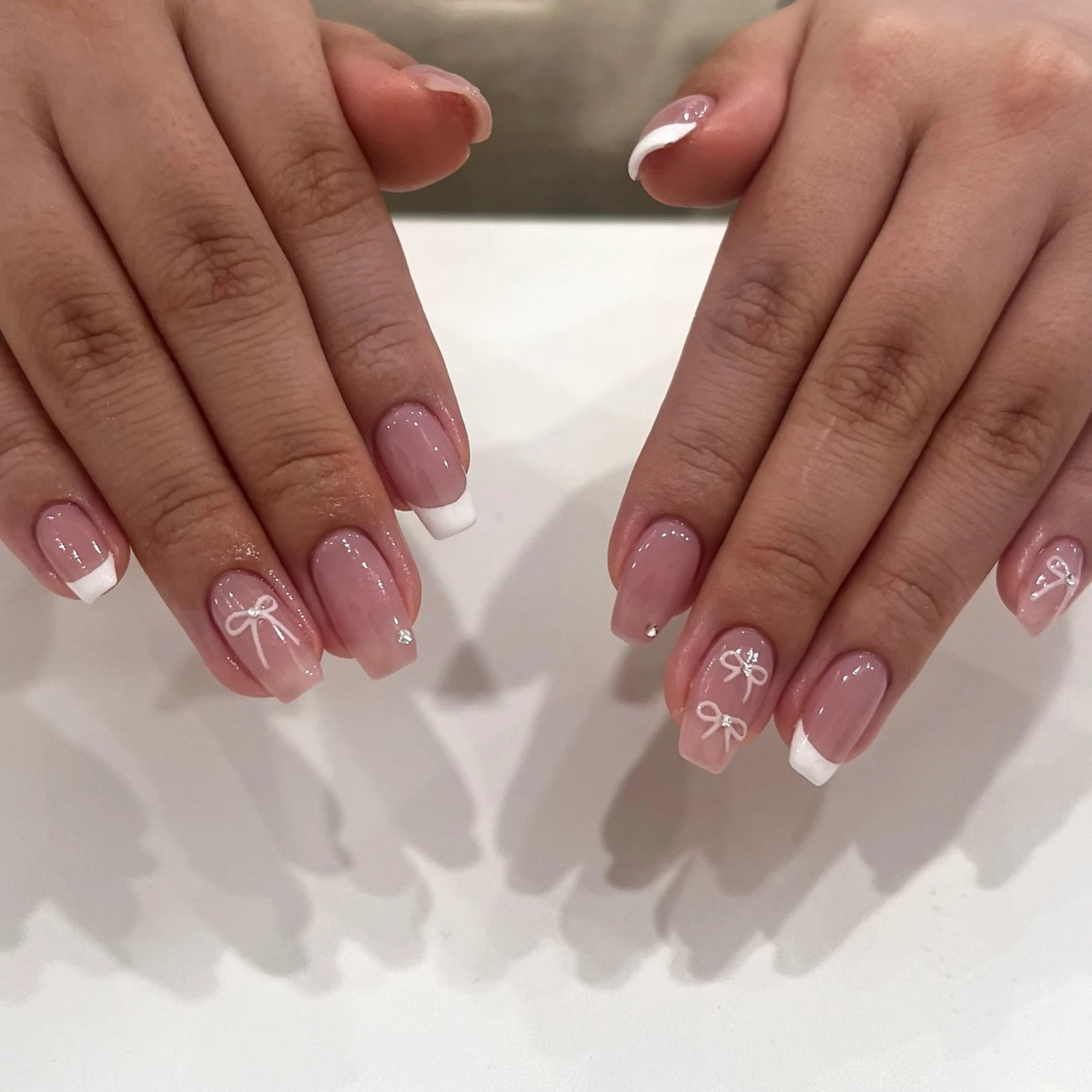 ネイル ハンドネイル ハンドケア SHIORI🐈‍⬛ 韓国⌇ワンホンネイルのネイルデザイン