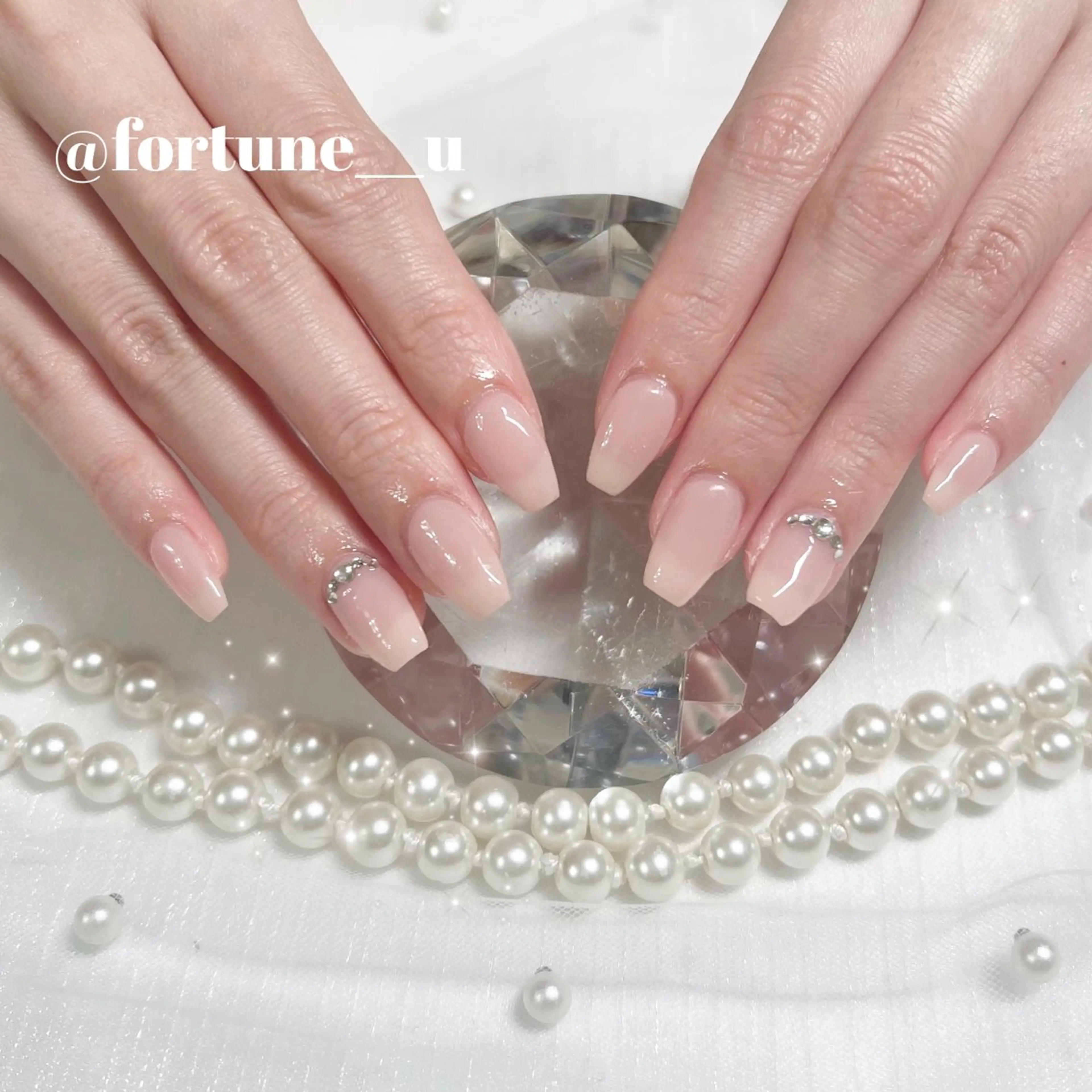 ネイル チークネイル ガーリー 韓国ネイル 水色 持ち込み ハンドネイル 💜✩.* Yuuna💜のネイルデザイン