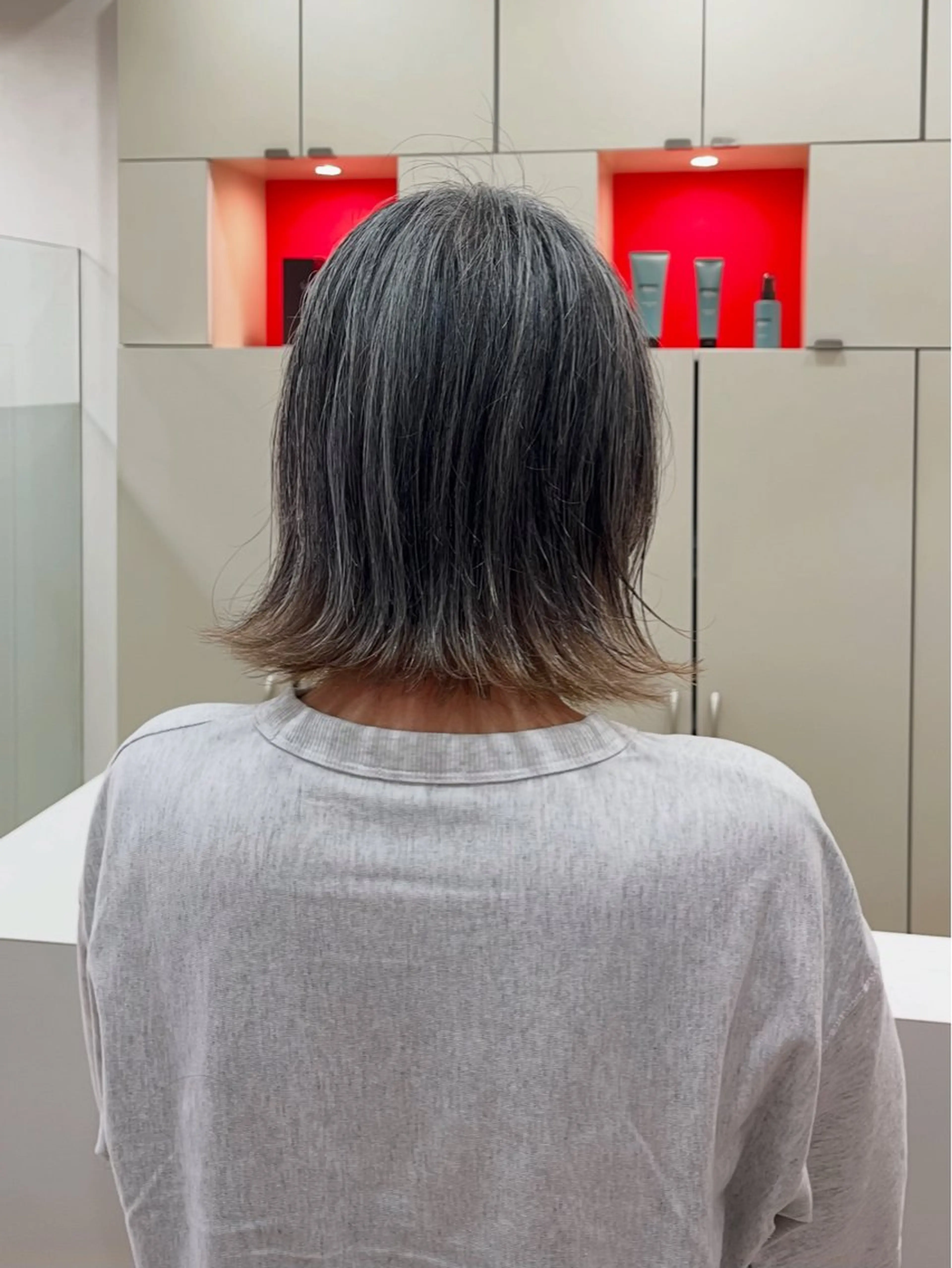 ミディアム 金井 美雪のヘアスタイル