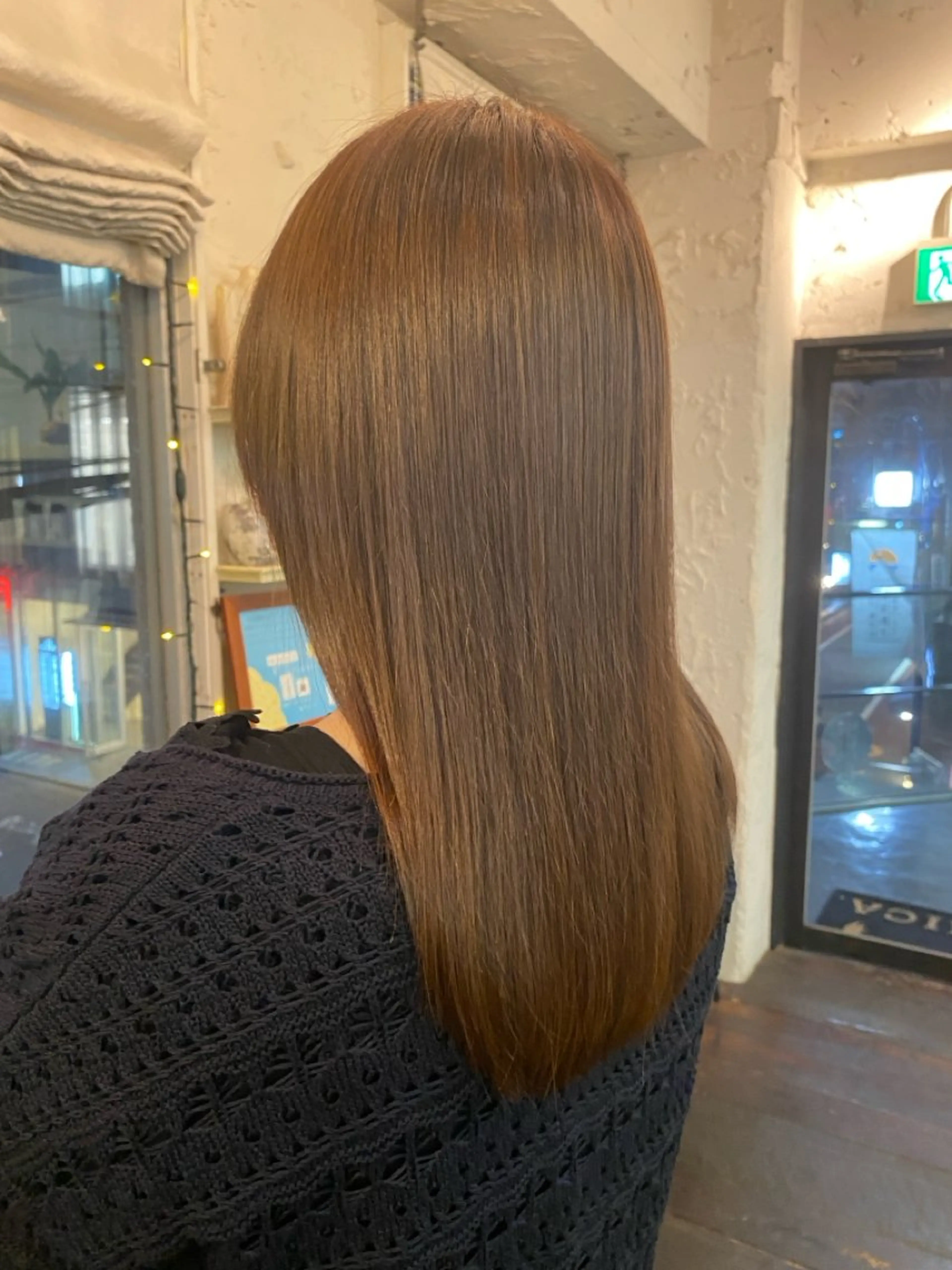 セミロング ケアストレート ハナシロミサキのヘアスタイル