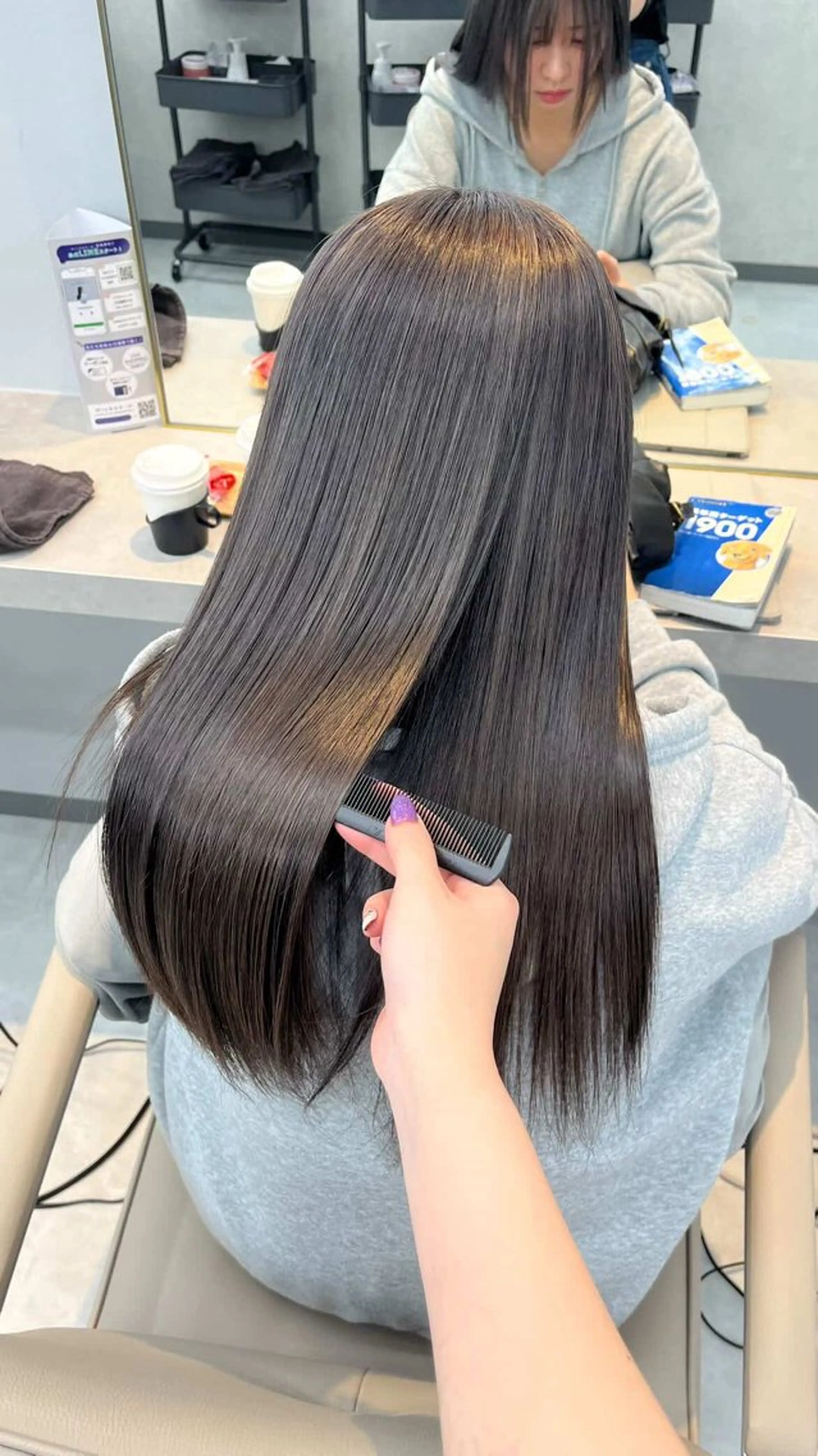 ロング カラー トリートメント 艶カラー ／韓国風カラーのヘアスタイル