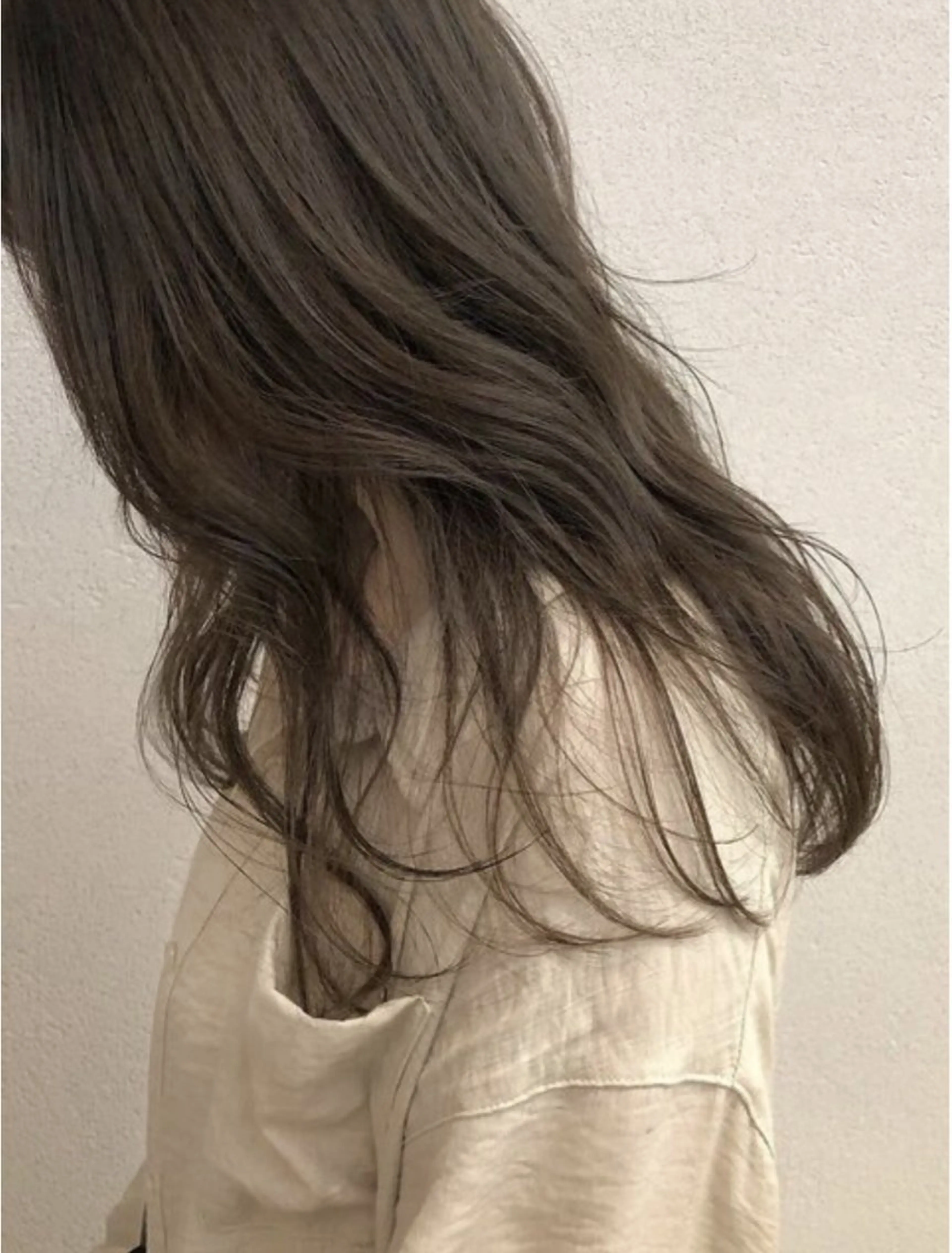 ロング カラー アッシュ アッシュブラウン ブラウンカラー カット ヘアカラー トリートメント 梅田/柔らかカラー/ オオハシ リナコのヘアスタイル