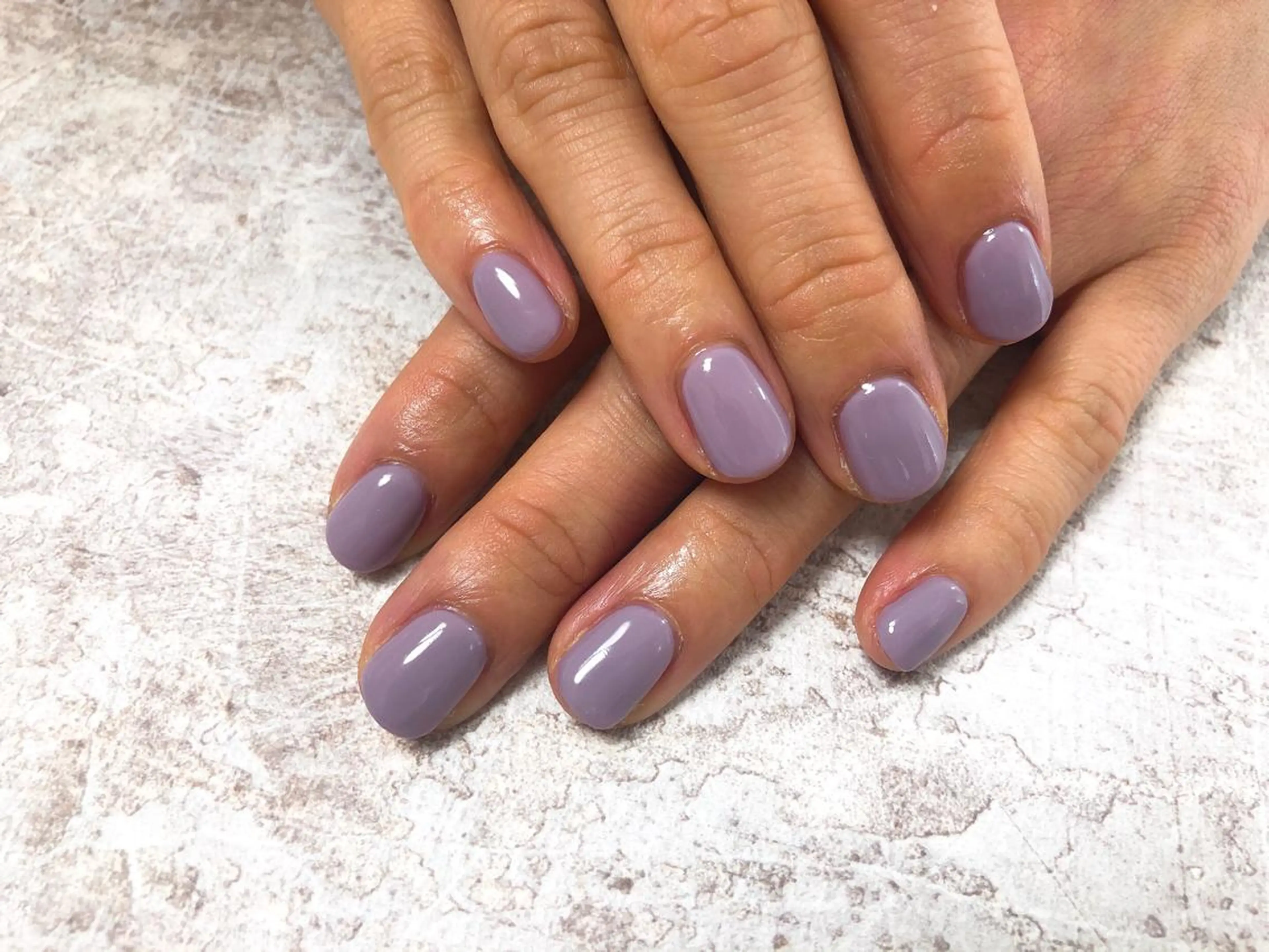 ネイル ワンカラーネイル パープル ハンドネイル mogunail &blowのネイルデザイン