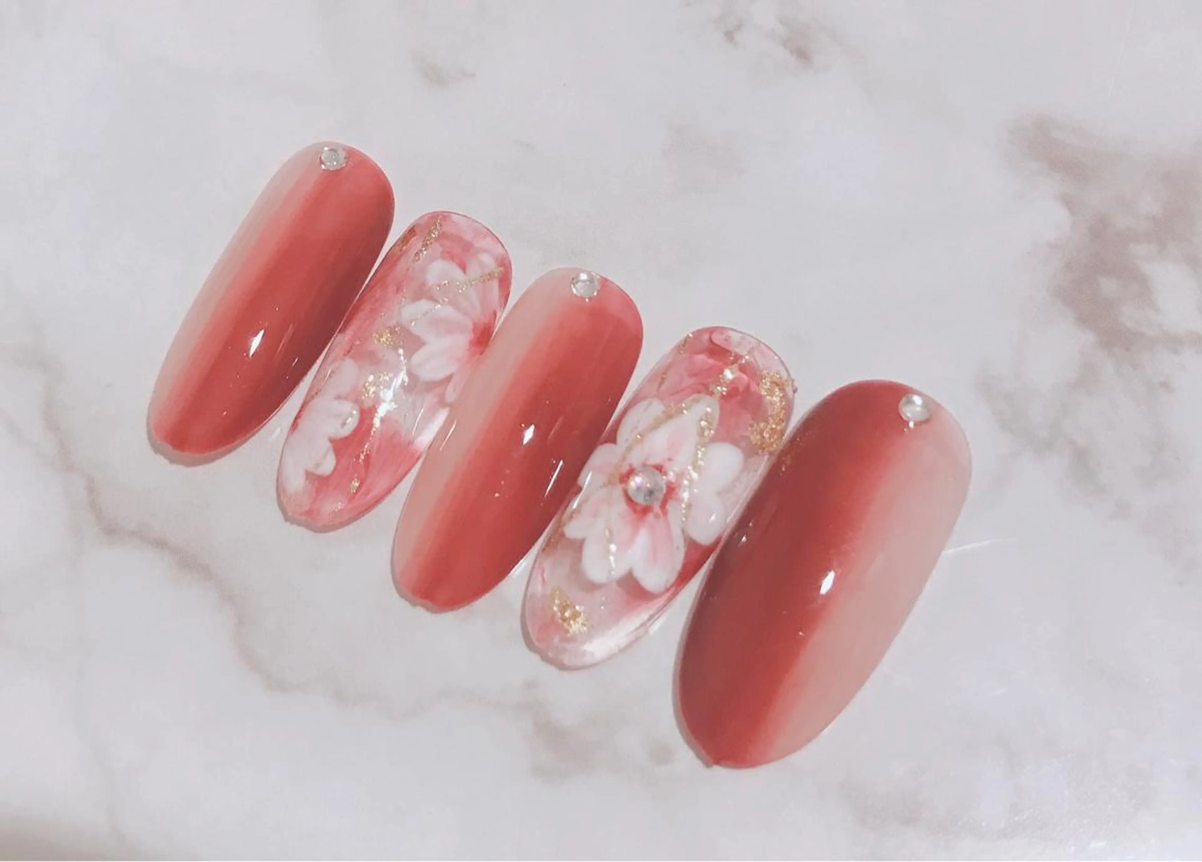 ネイル MiKi Nai池袋 長さだし得意のネイルデザイン