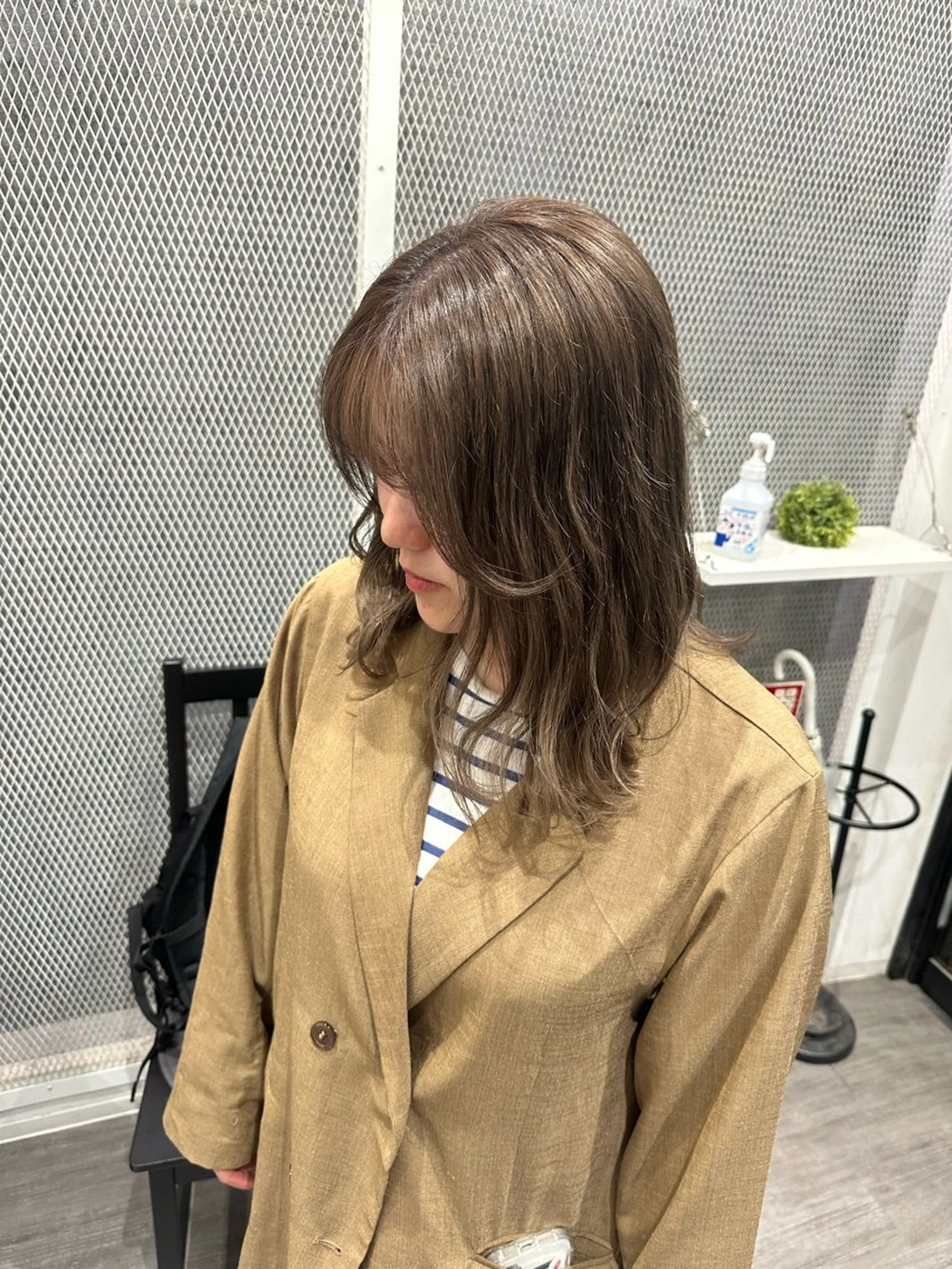 ミディアム カラー グレージュ ヘアカラー トリートメント 艶髪レイヤー上田 紗也🇰🇷💗のヘアスタイル