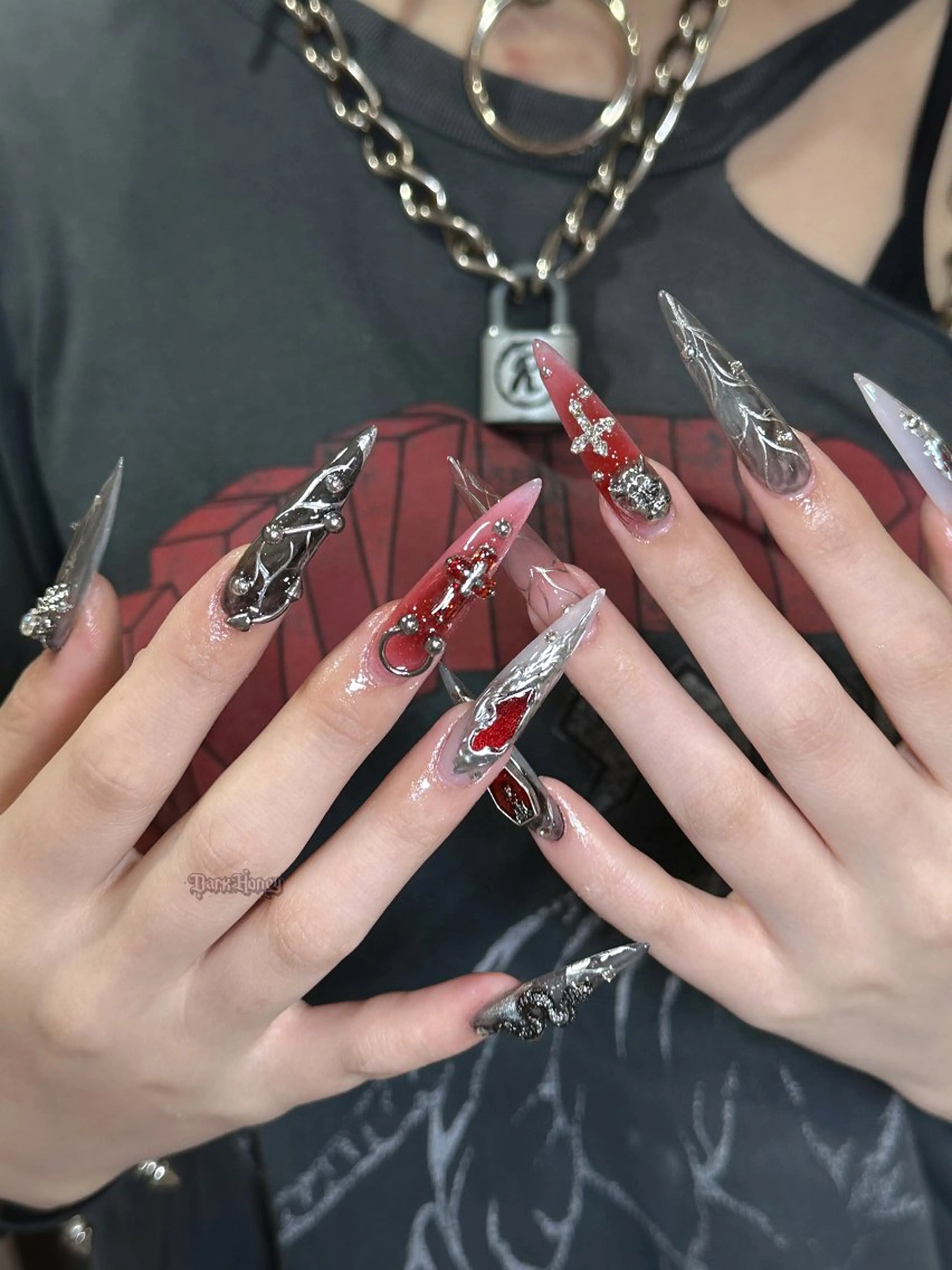 ネイル Dark honey スカルプ専門原宿店のネイルデザイン