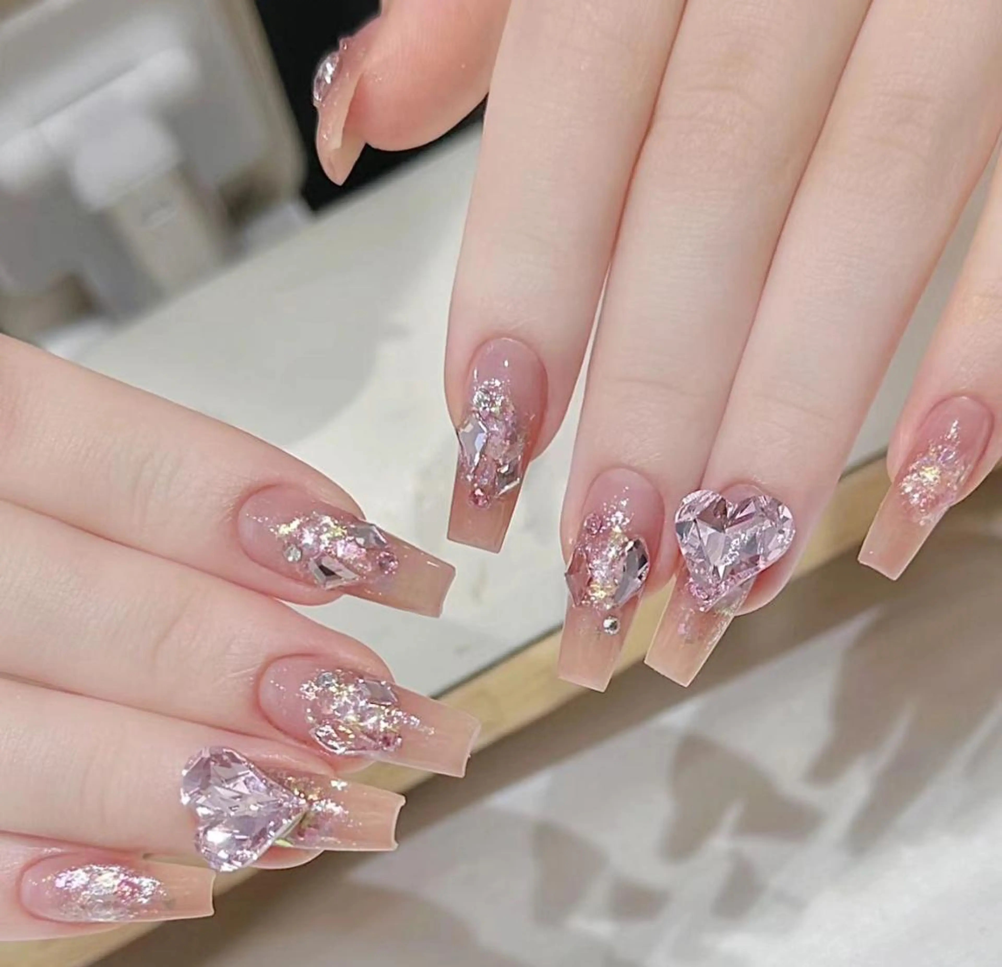 ネイル アートネイル 長さ出し ネイルチップ Queens テイのネイルデザイン