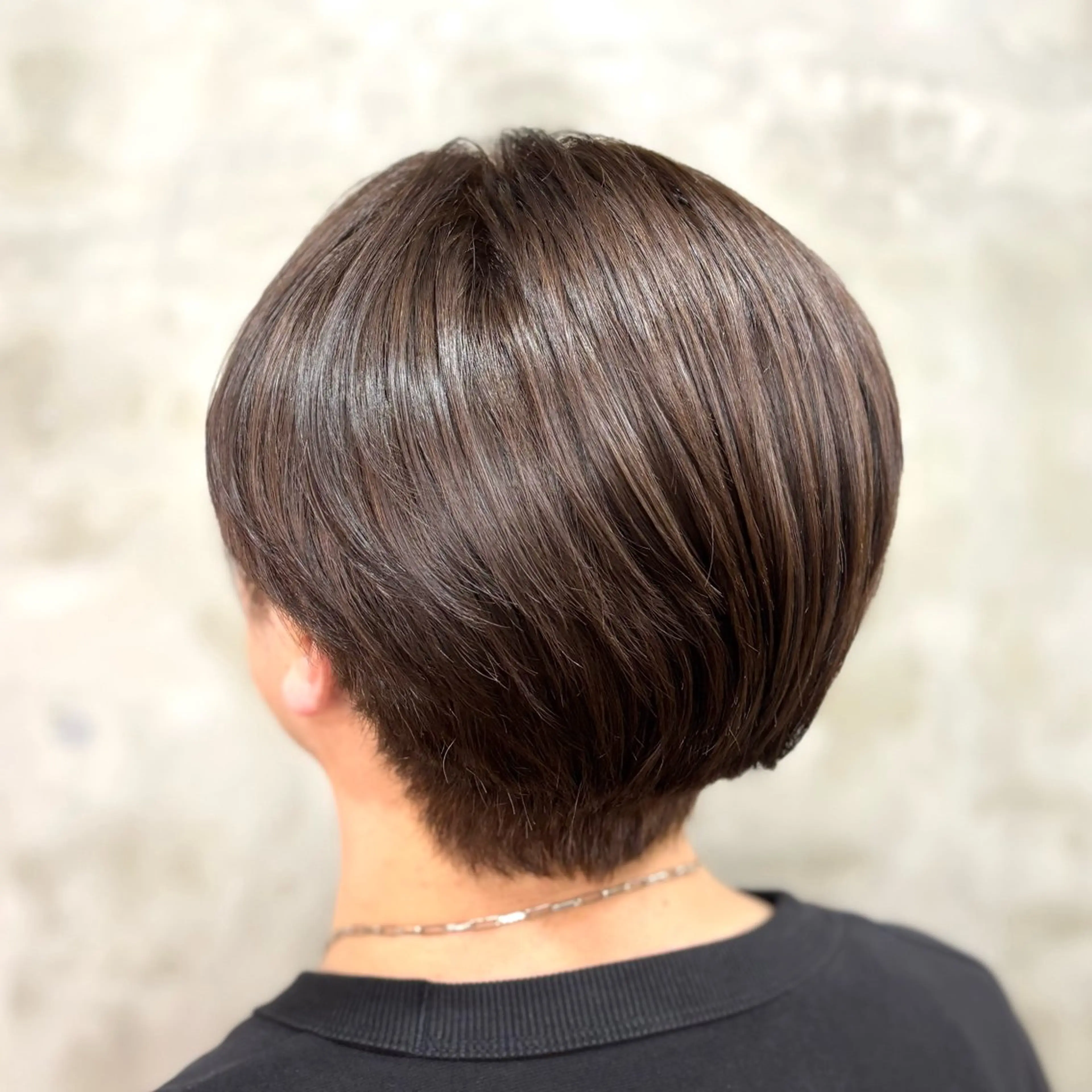 ショート カラー グレージュ オレンジ ヘアカラー トリートメント 艶髪‎カラー🤍 RIKAのヘアスタイル