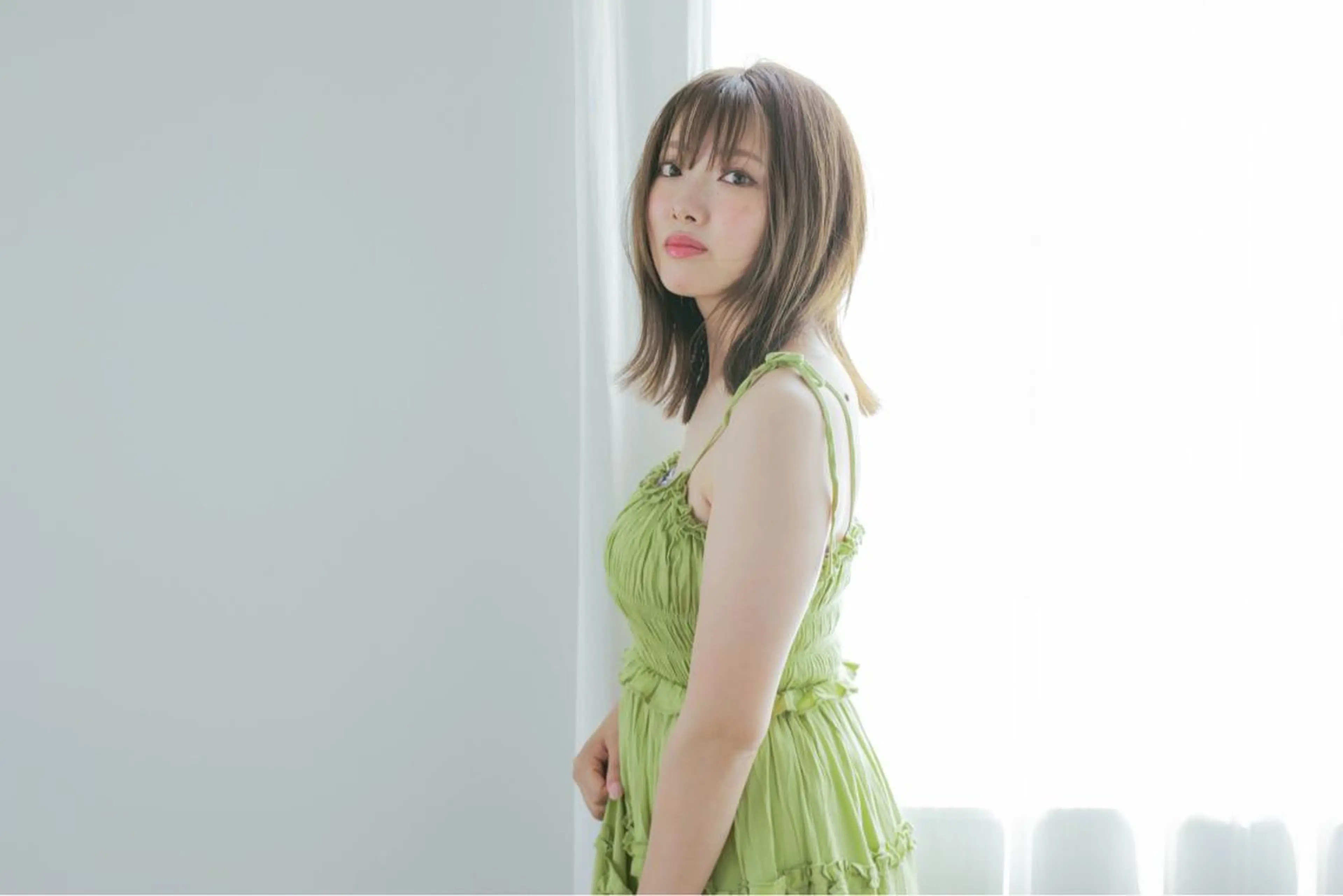 ミディアム カラー 顔まわりレイヤー レイヤーカット フリーランス【Chill-hus】所属・小野 和摩のヘアスタイル