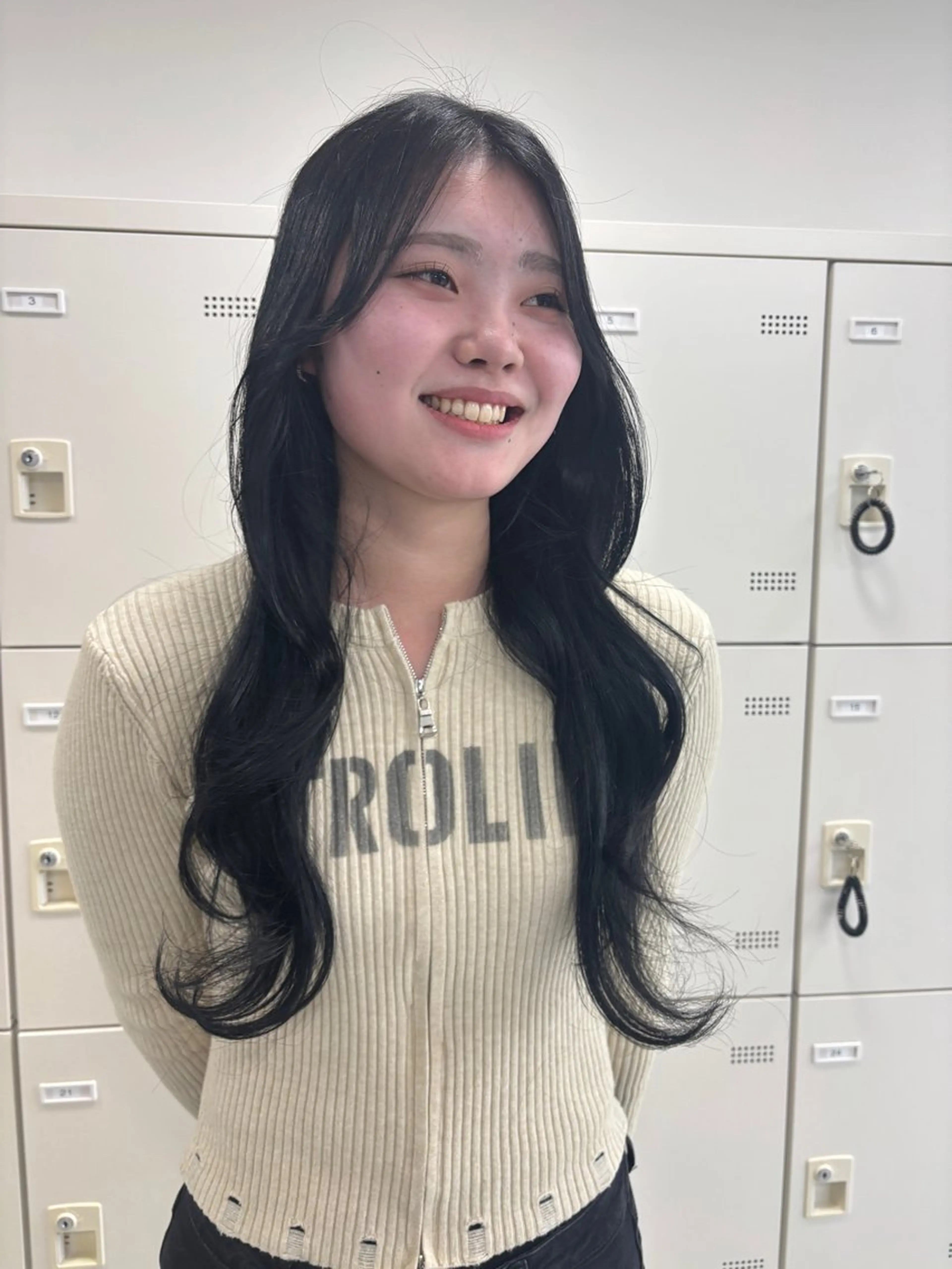 ロング カット ヘアカラー トリートメント 韓国ヘア/ブリーチ無 しWカラー/オリーブのヘアスタイル