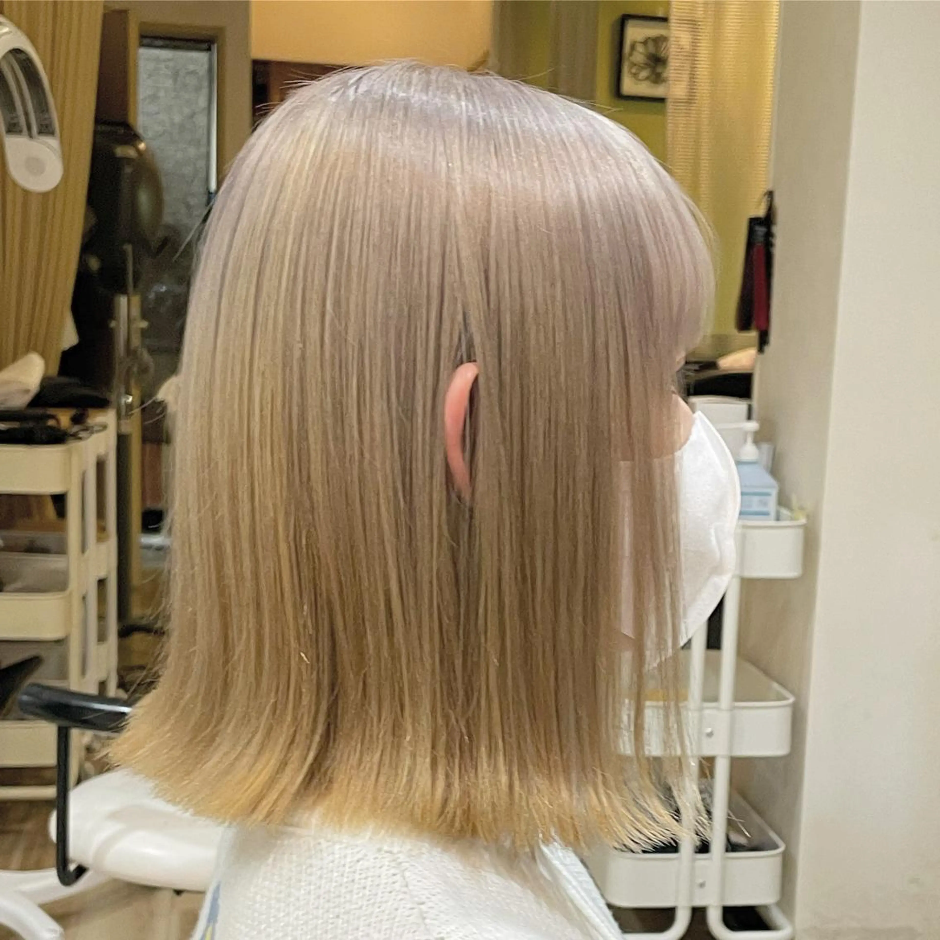 ミディアム カラー 🌈派手髪ハイトーン 🌈鈴木亮太🌈のヘアスタイル