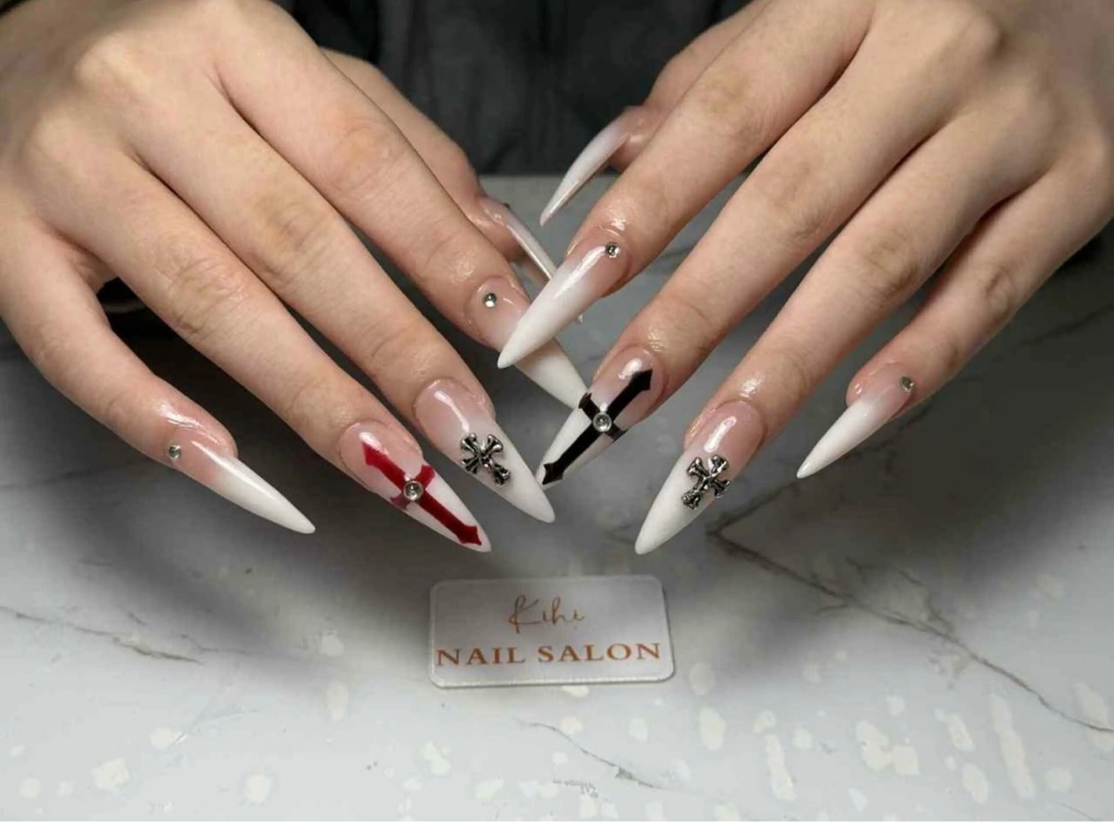 ネイル チークネイル フレンチネイル ジェルネイル グラデーション 韓国ネイル ハンドネイル 清水 ユナのネイルデザイン