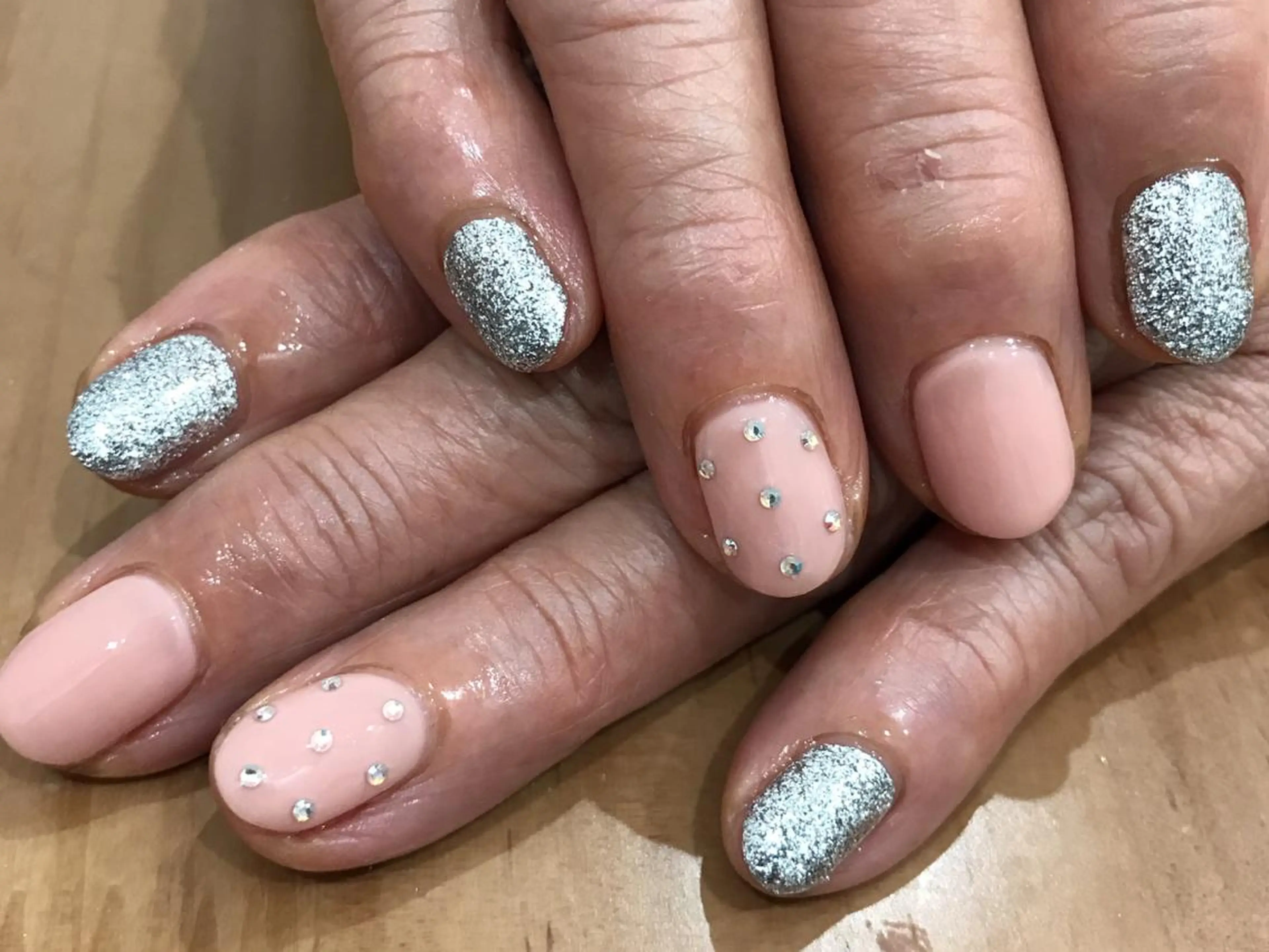 ネイル ハンドネイル 中川 愛理のネイルデザイン