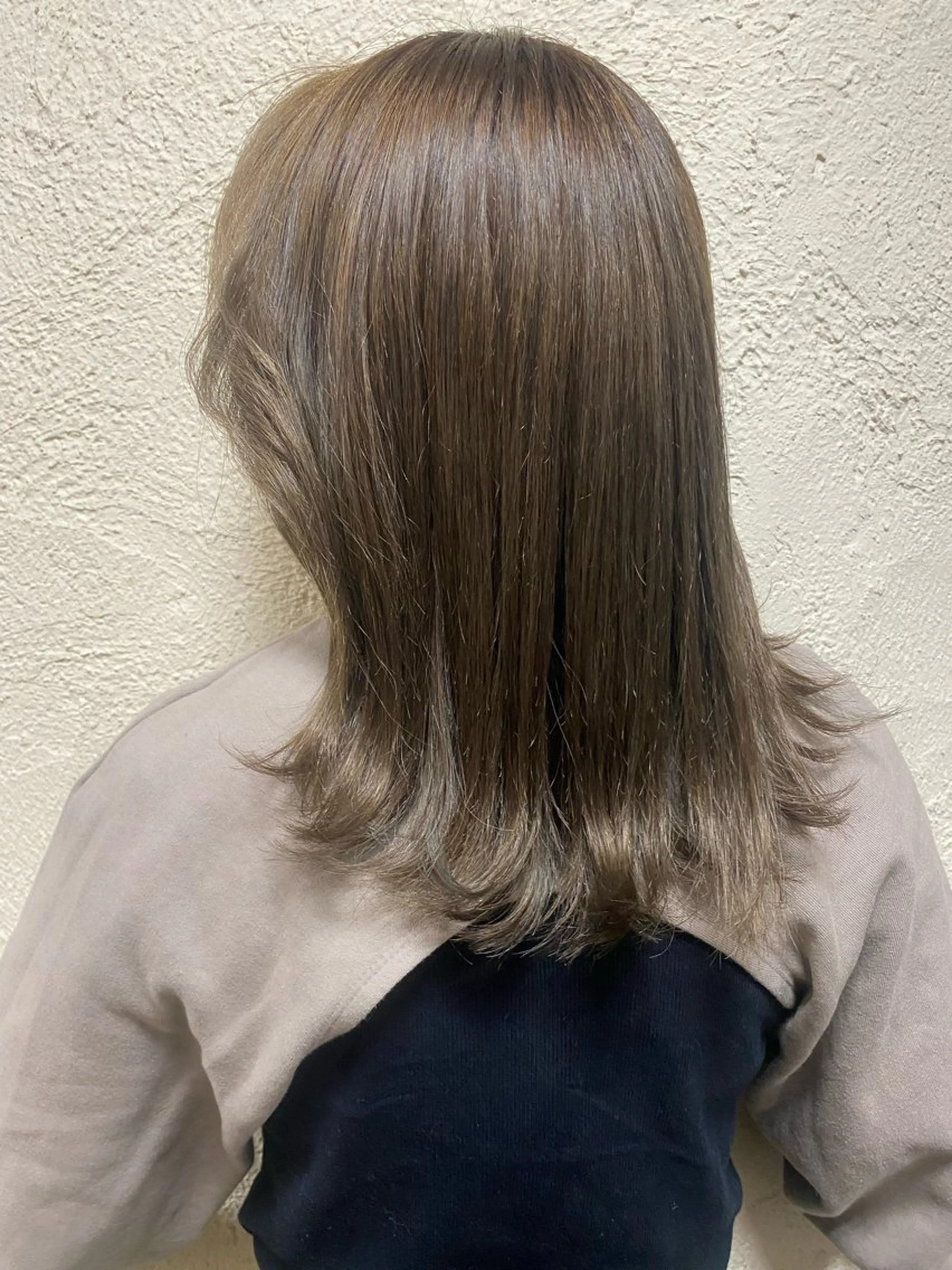 カラー Bish Yanaのヘアスタイル