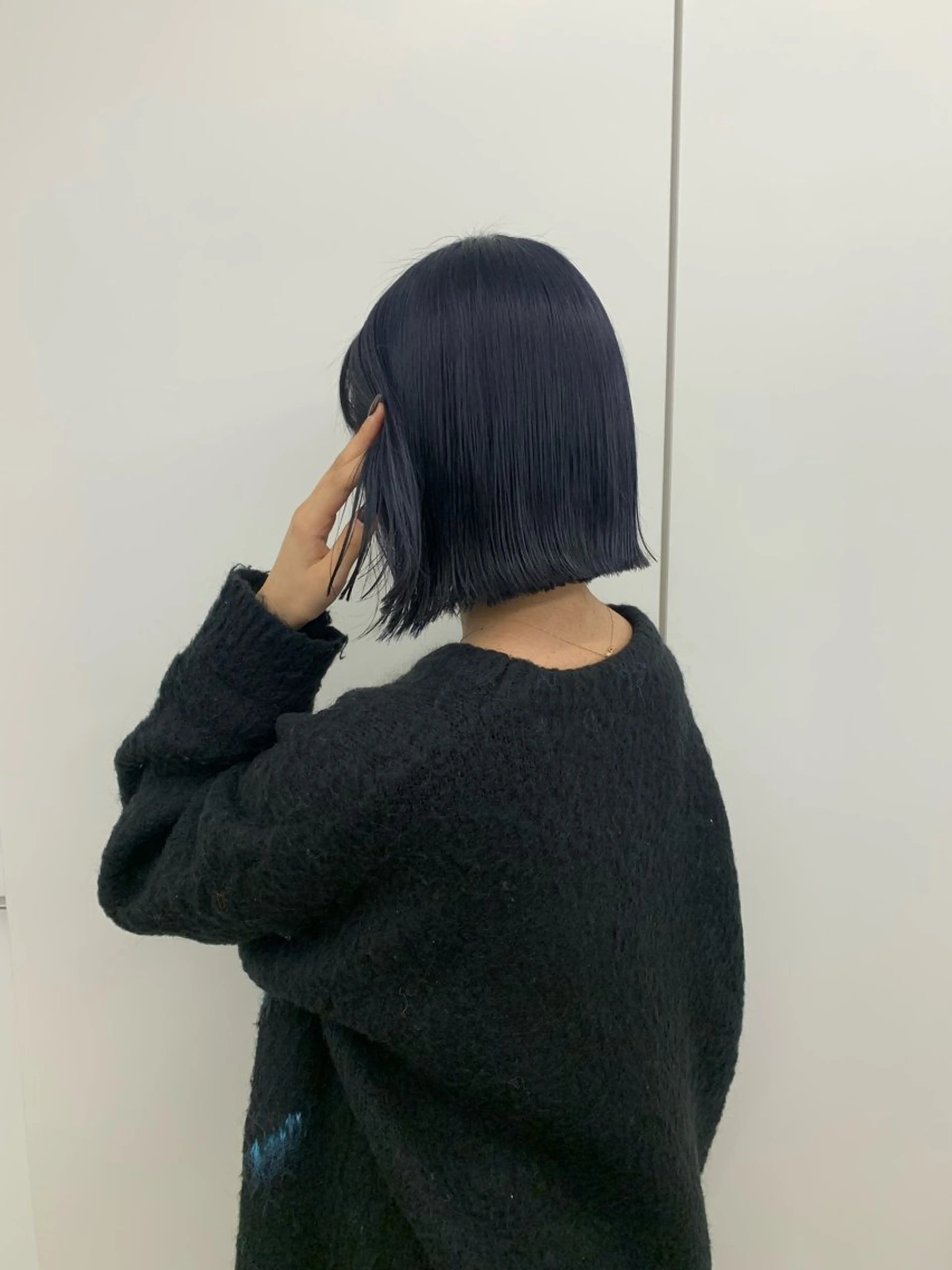 ショート カラー 切りっぱなしボブ 黒髪 ブリーチ ブルーカラー ブルーブラック カット ヘアカラー PAIR DAISUKEのヘアスタイル