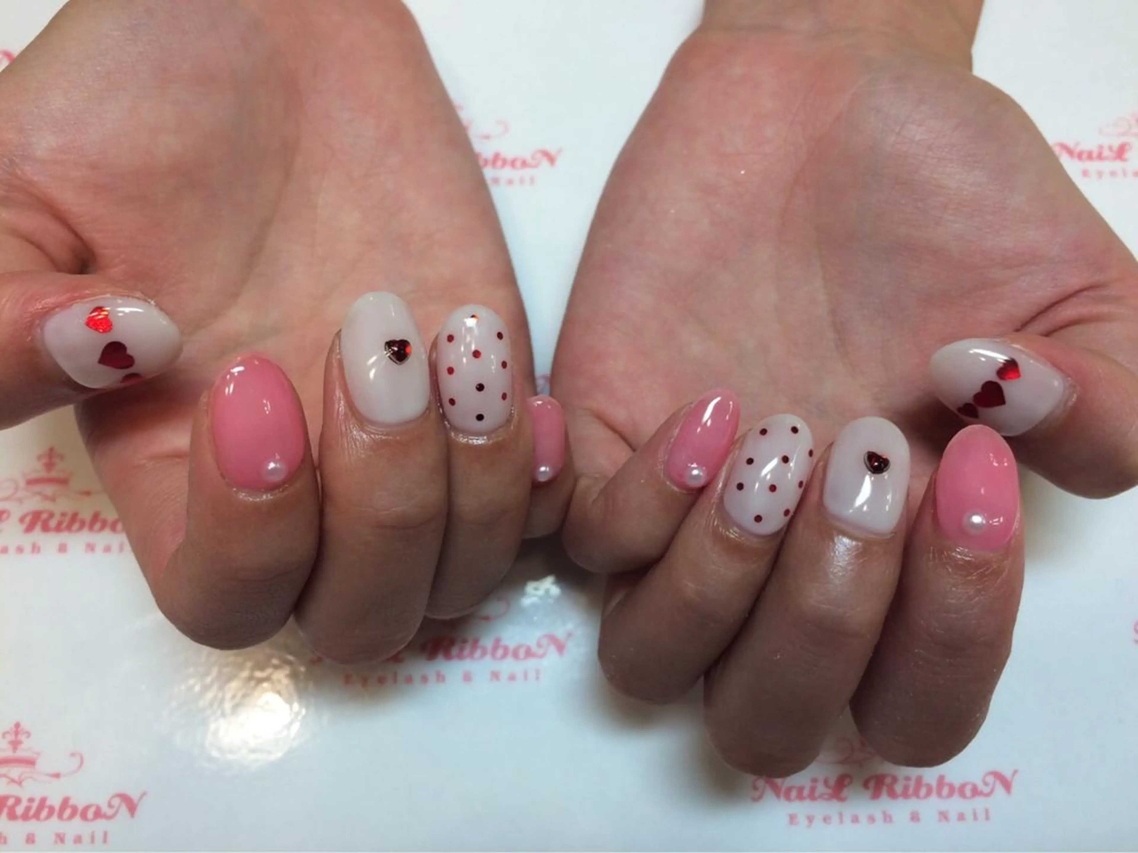ネイル ネイルリボン 受付スタッフのネイルデザイン