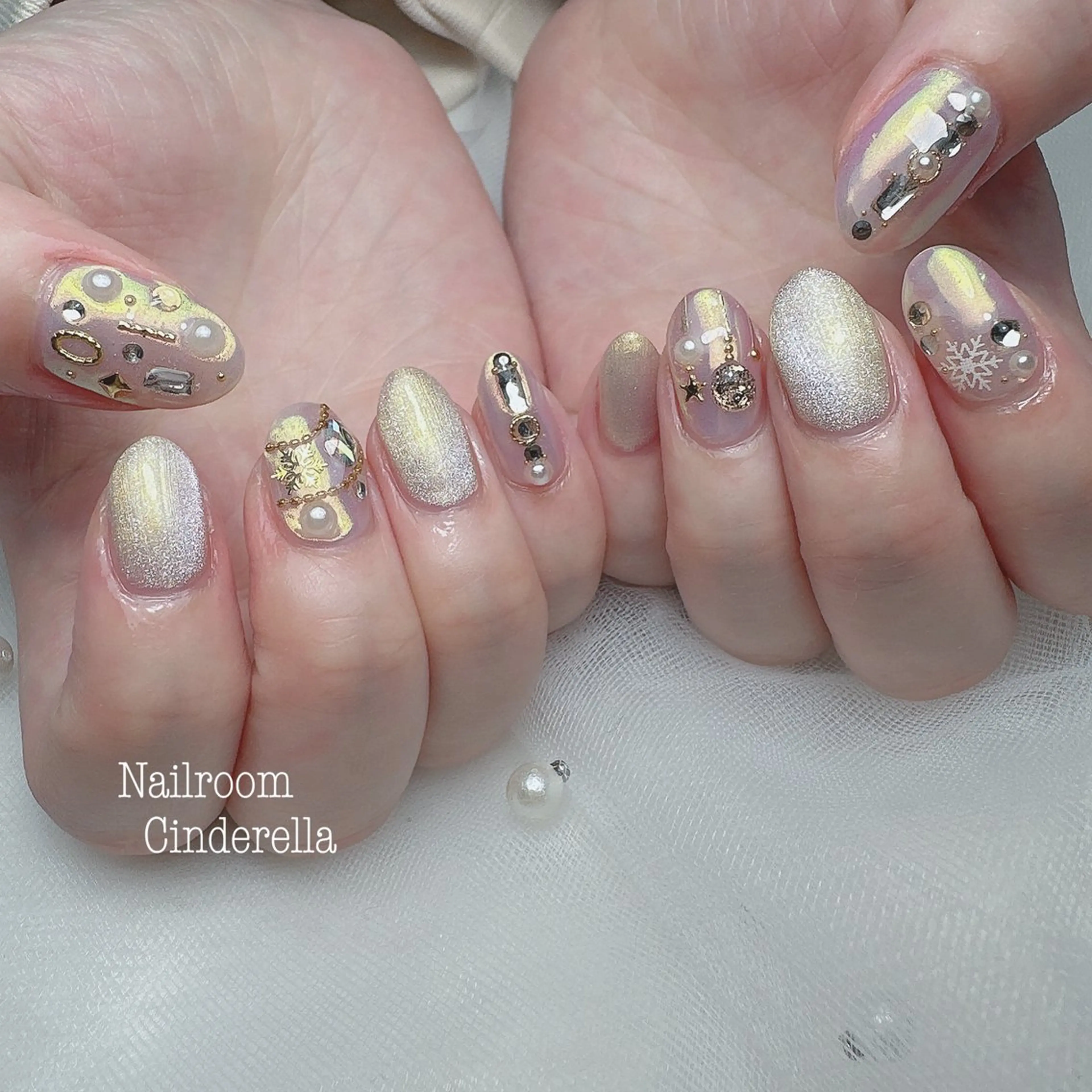 ネイル オーロラネイル ミラーネイル Nailroom. Cinderellaのネイルデザイン