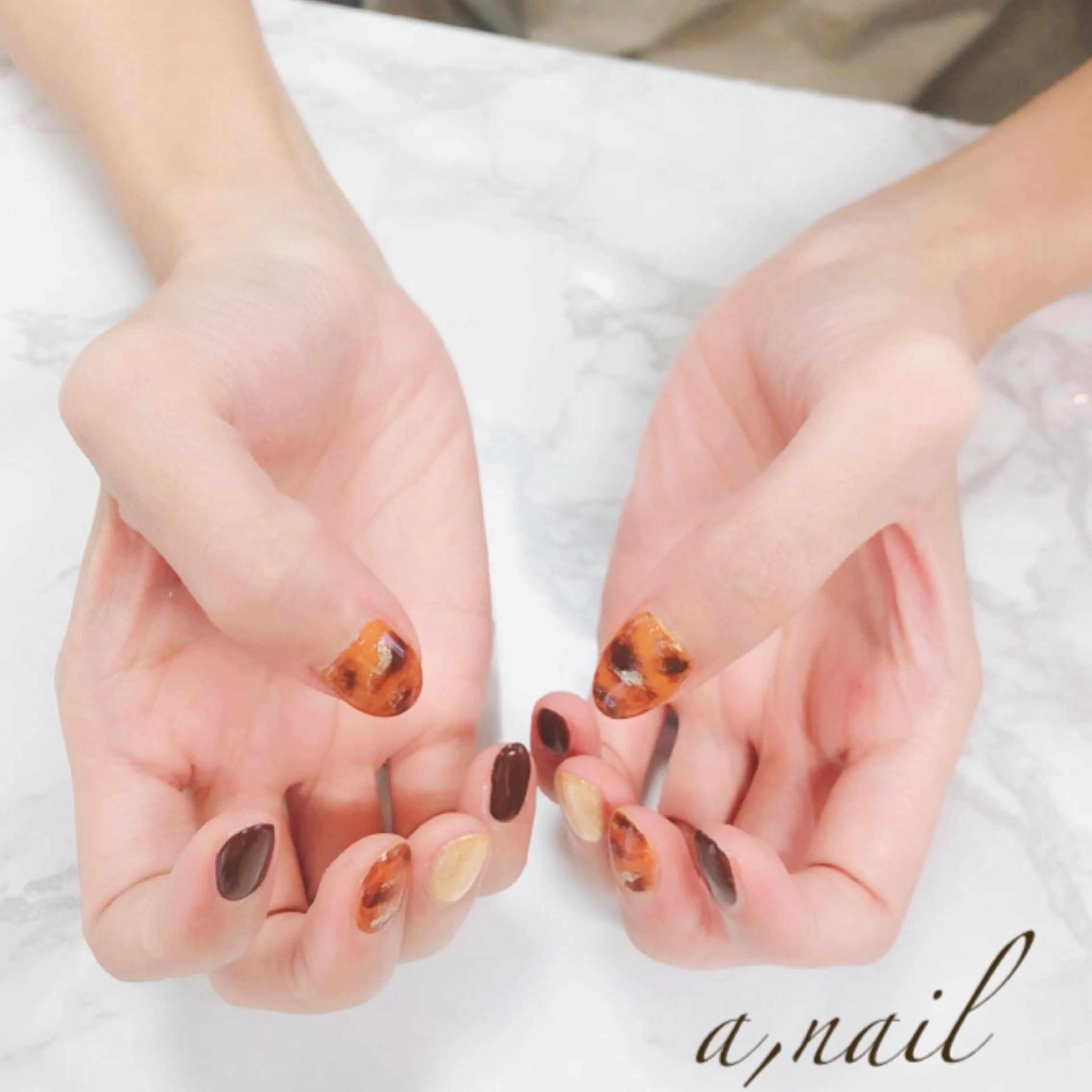 ネイル べっ甲ネイル フットネイル ジェルネイル グラデーション オフィスネイル ハンドネイル ネイルサロン エーネイルのネイルデザイン
