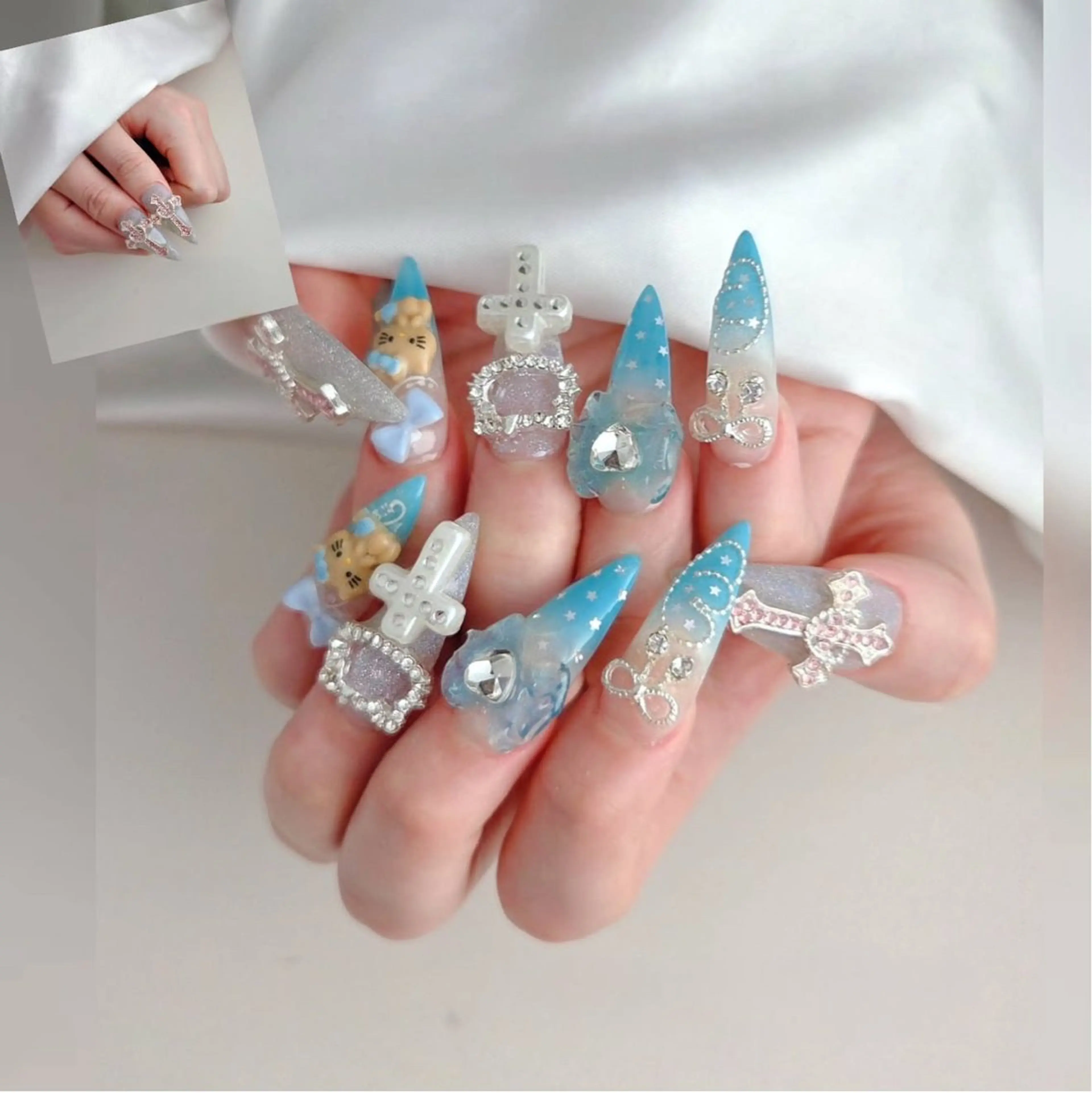 ネイル キラキラネイル マグネットネイル ミラーネイル ニュアンスネイル 春ネイル ハンドネイル Hinaa 池袋のネイルデザイン