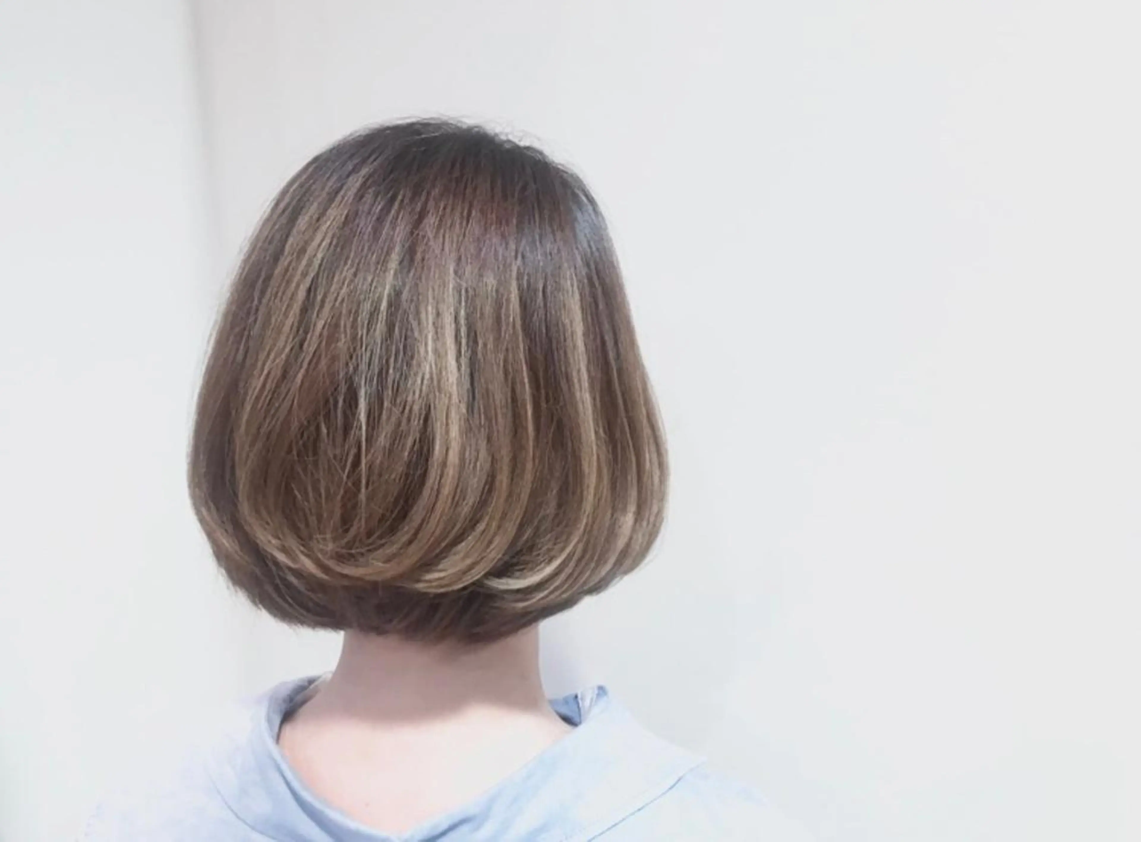 ショート ハイライト ヘアカラー ✨美髪サラ艶トレンド 橋柿 実紀✨のヘアスタイル