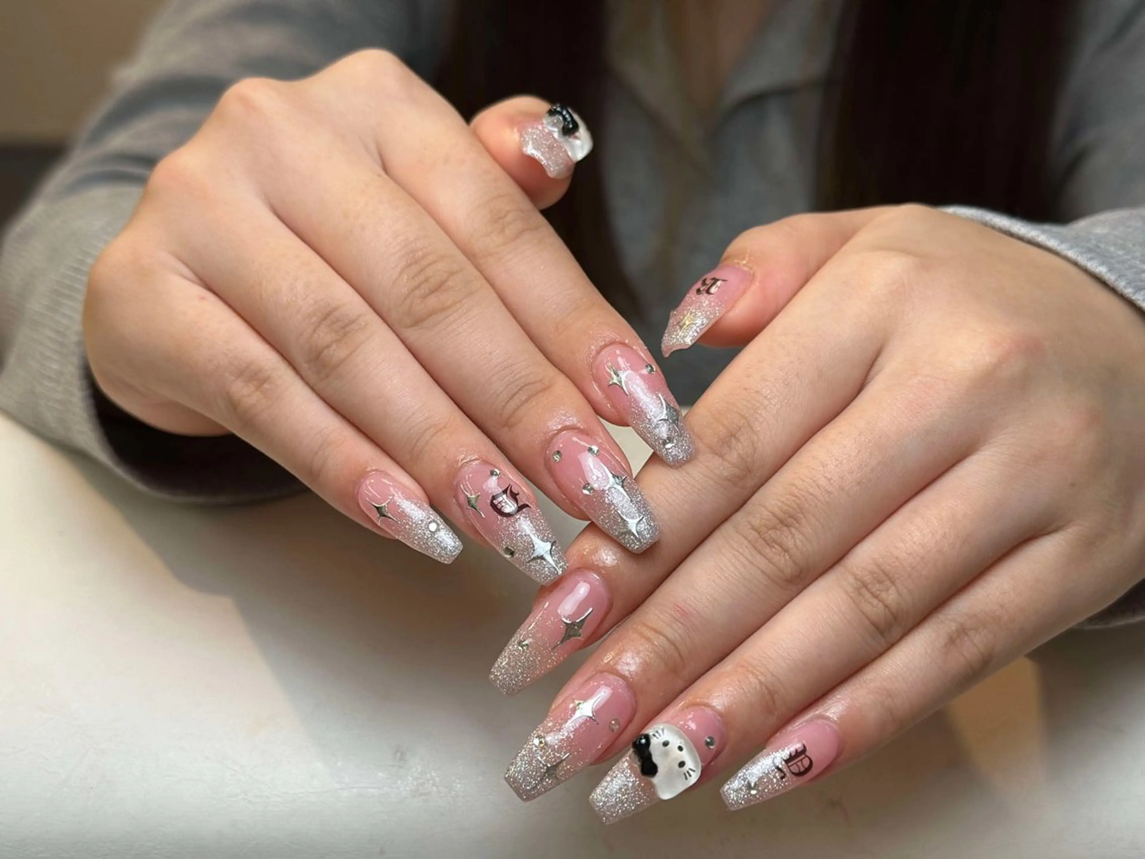 ネイル グラデーション キラキラネイル ワンカラーネイル 冬ネイル Jenn Nail Salonのネイルデザイン