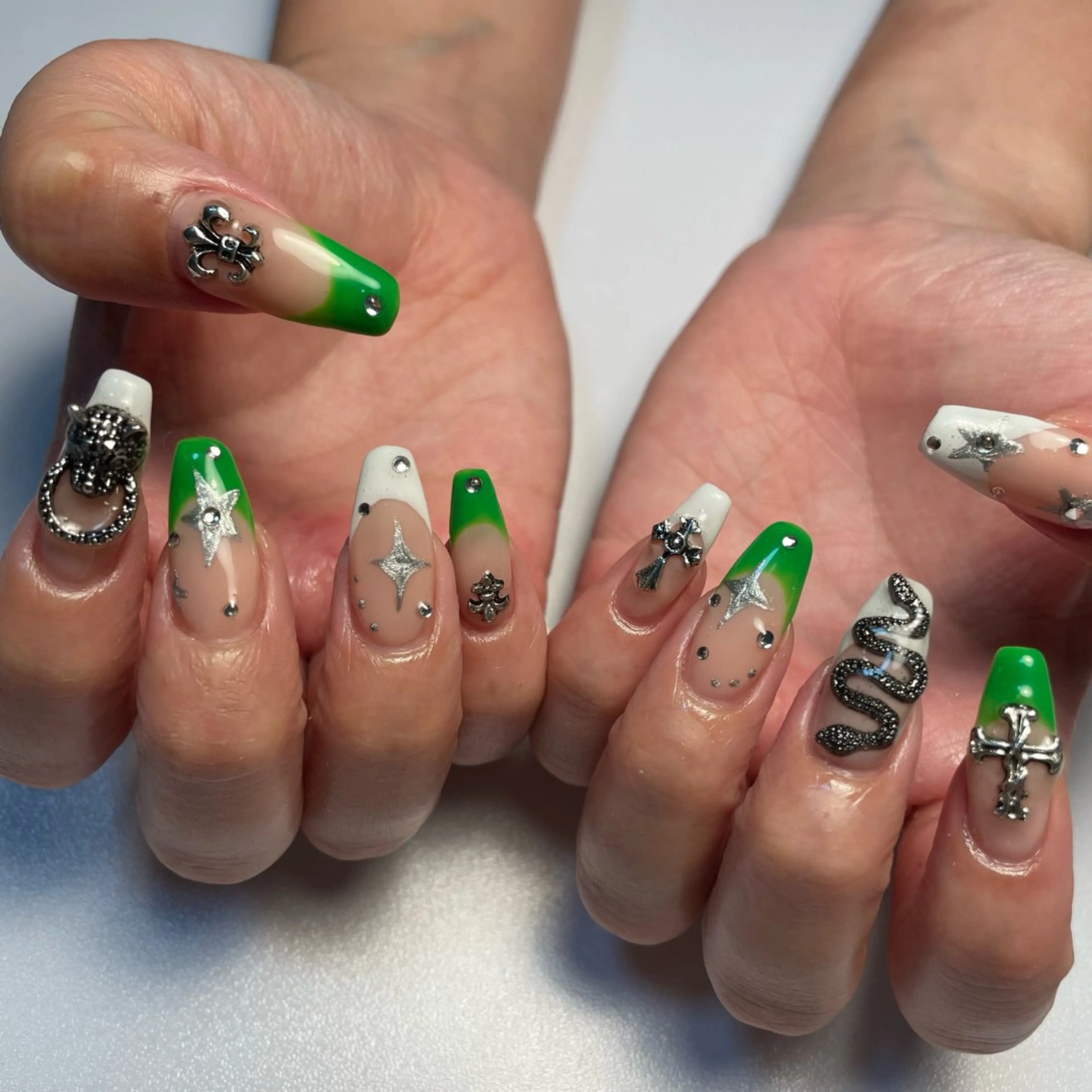 ネイル adorable 〈Kurumi〉のネイルデザイン