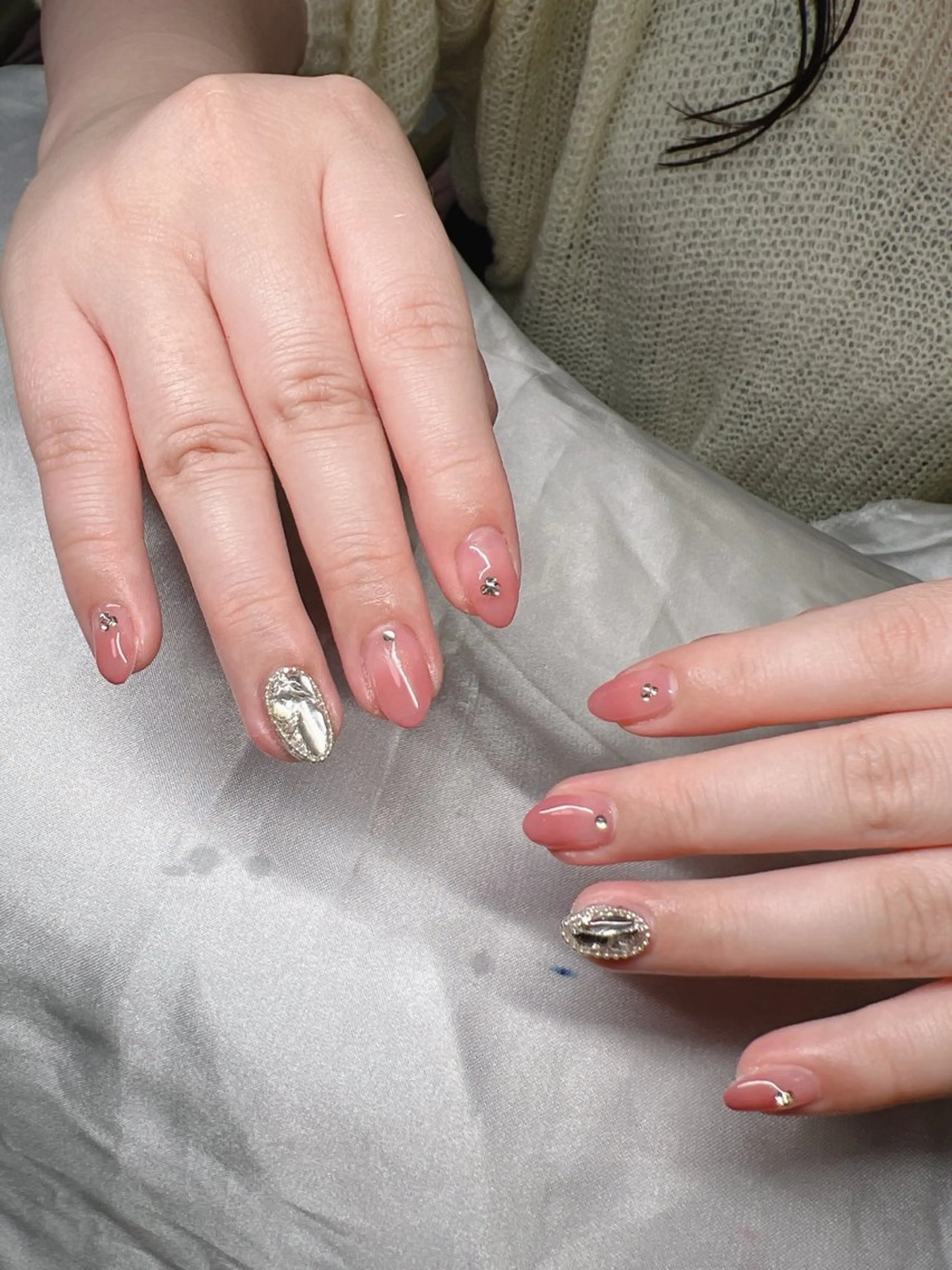 ネイル 長さ出し グラデーション 卒業式 キラキラネイル マグネットネイル ハンドネイル Lee Nailsのネイルデザイン