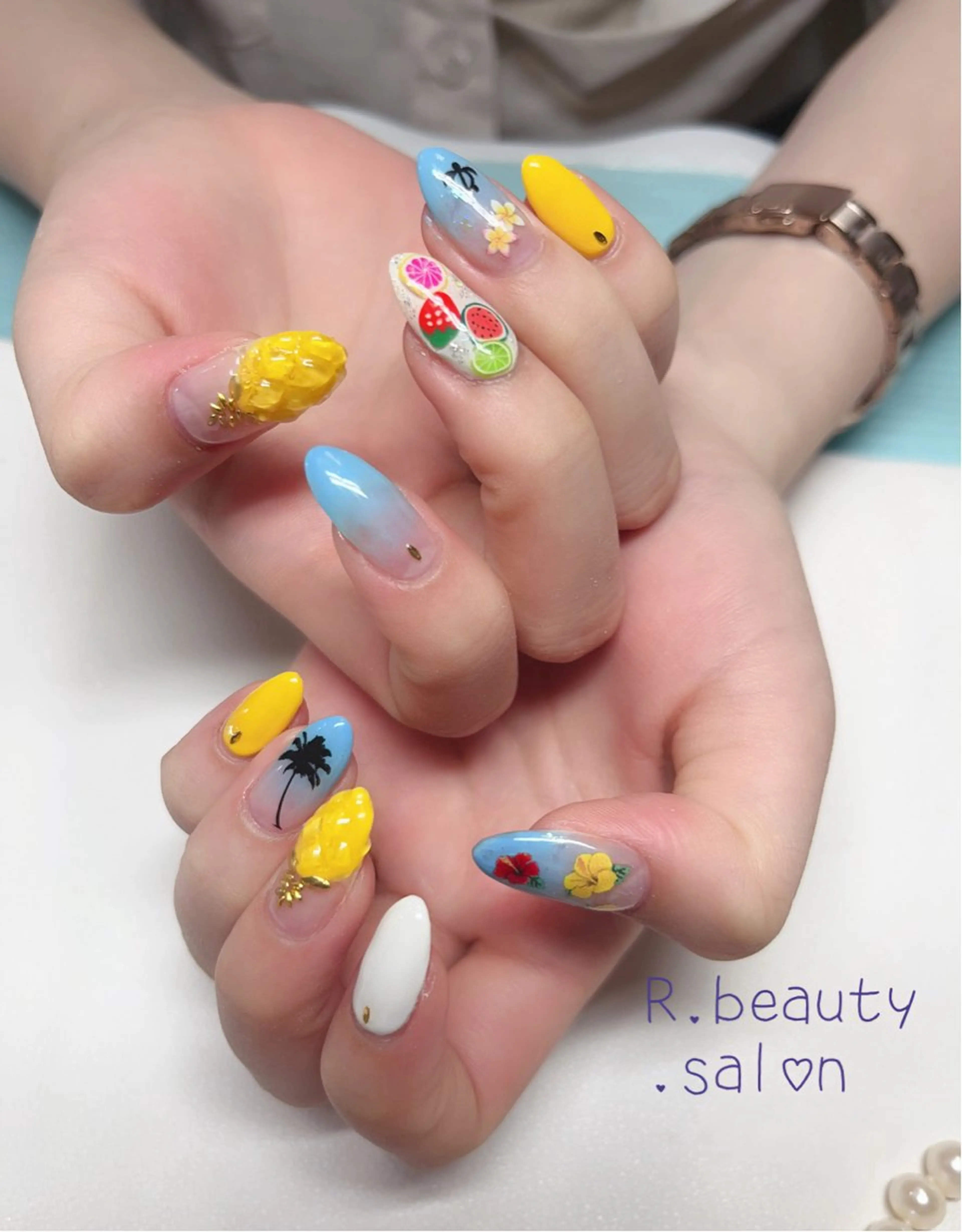 ネイル R.beauty サロンのネイルデザイン