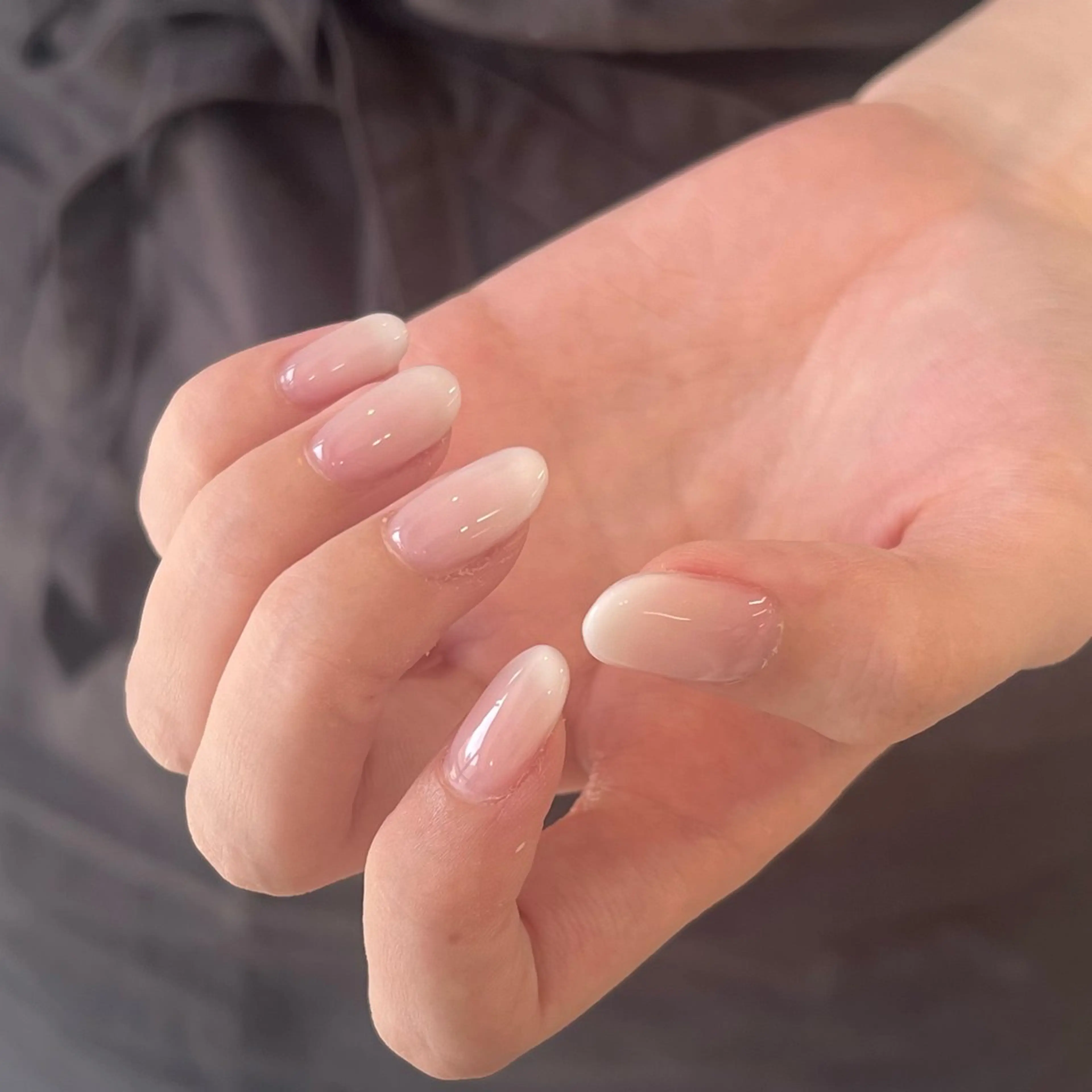 ネイル SHIORI🐈‍⬛ 韓国⌇ワンホンネイルのネイルデザイン