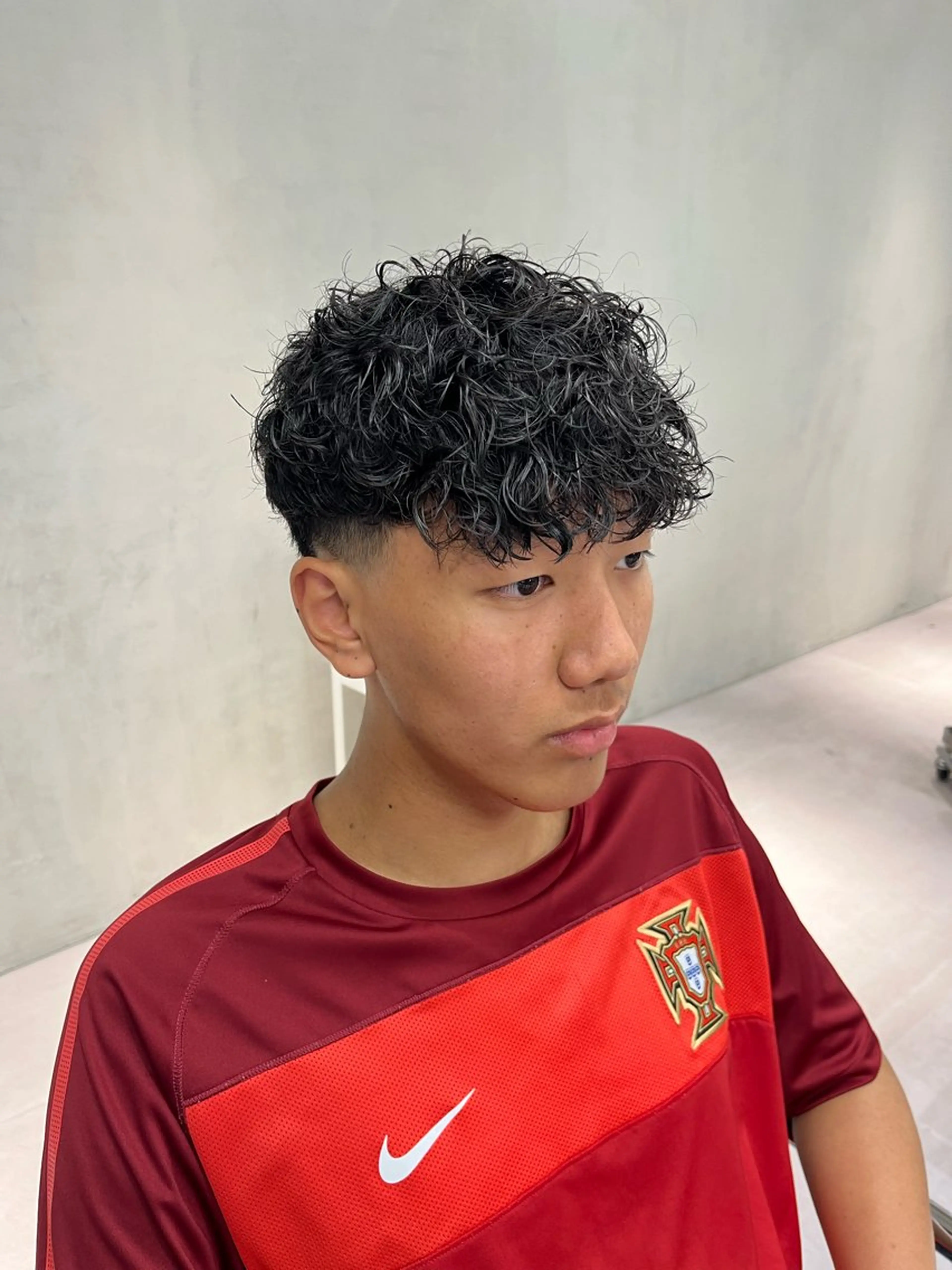 ショート パーマ メンズ ⚡メンズパーマフ ェードカットTomyのヘアスタイル