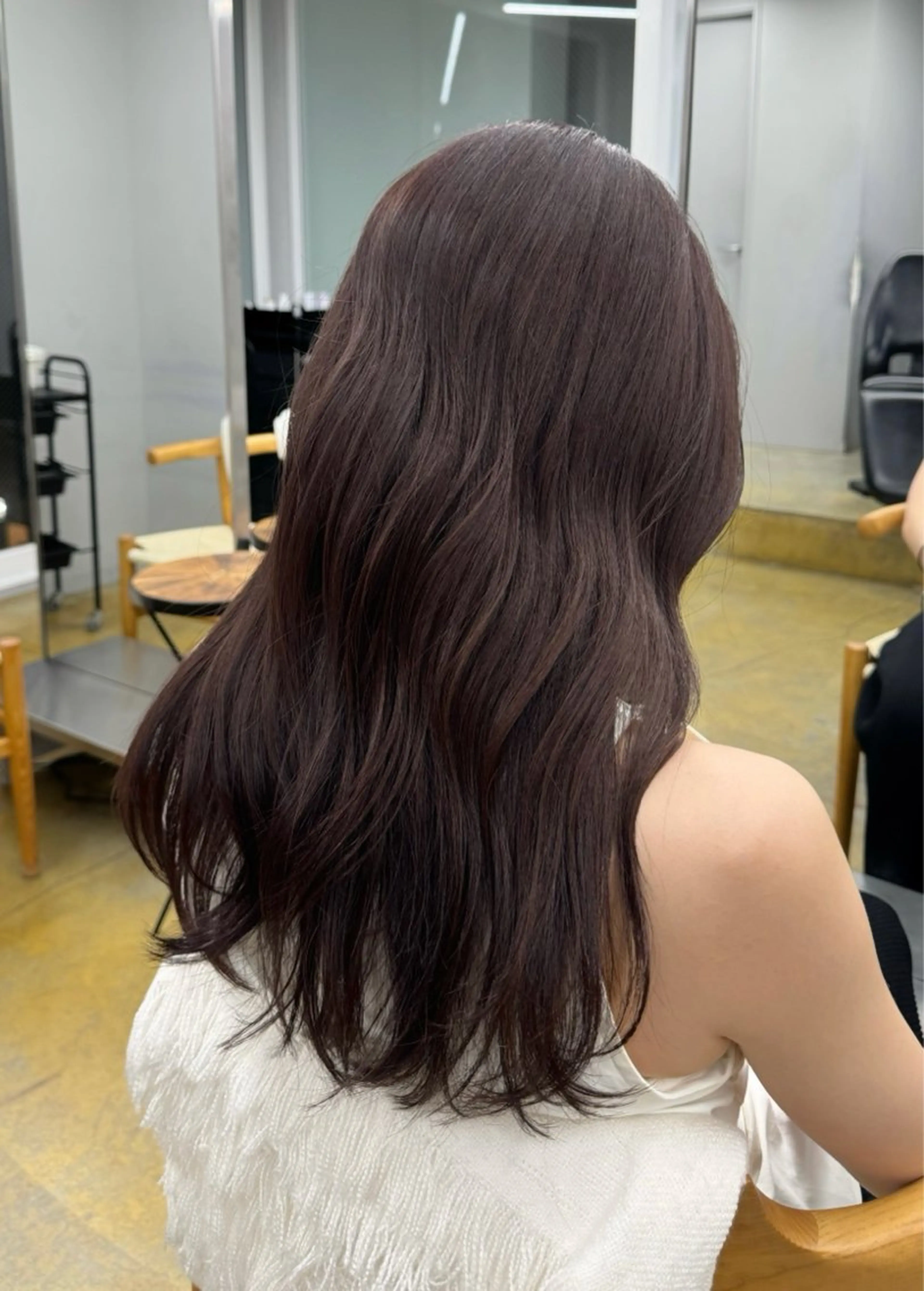 カラー maina/透明感 ベージュ/ブラウンのヘアスタイル