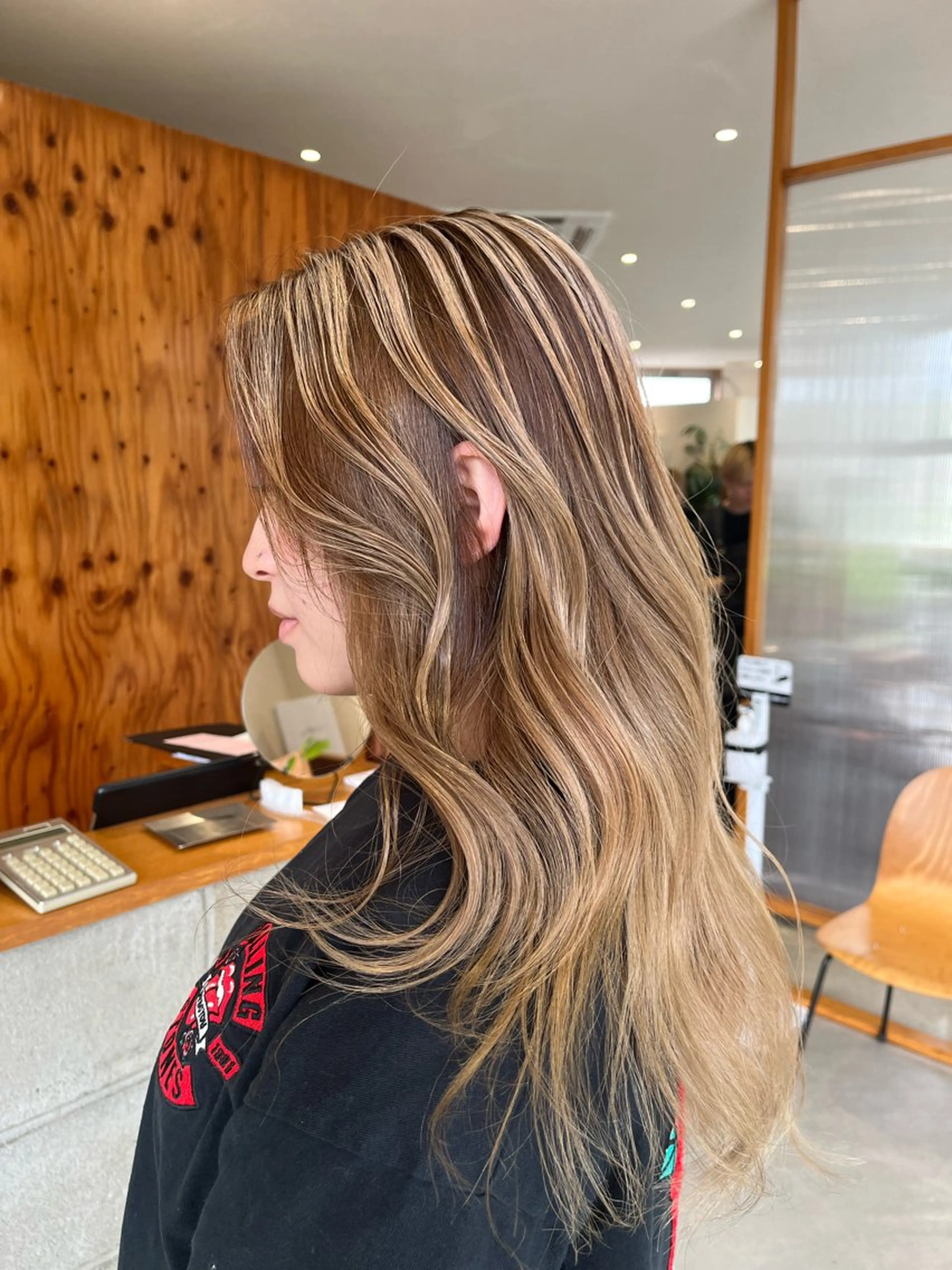 セミロング レイヤーカット 堀 風城のヘアスタイル