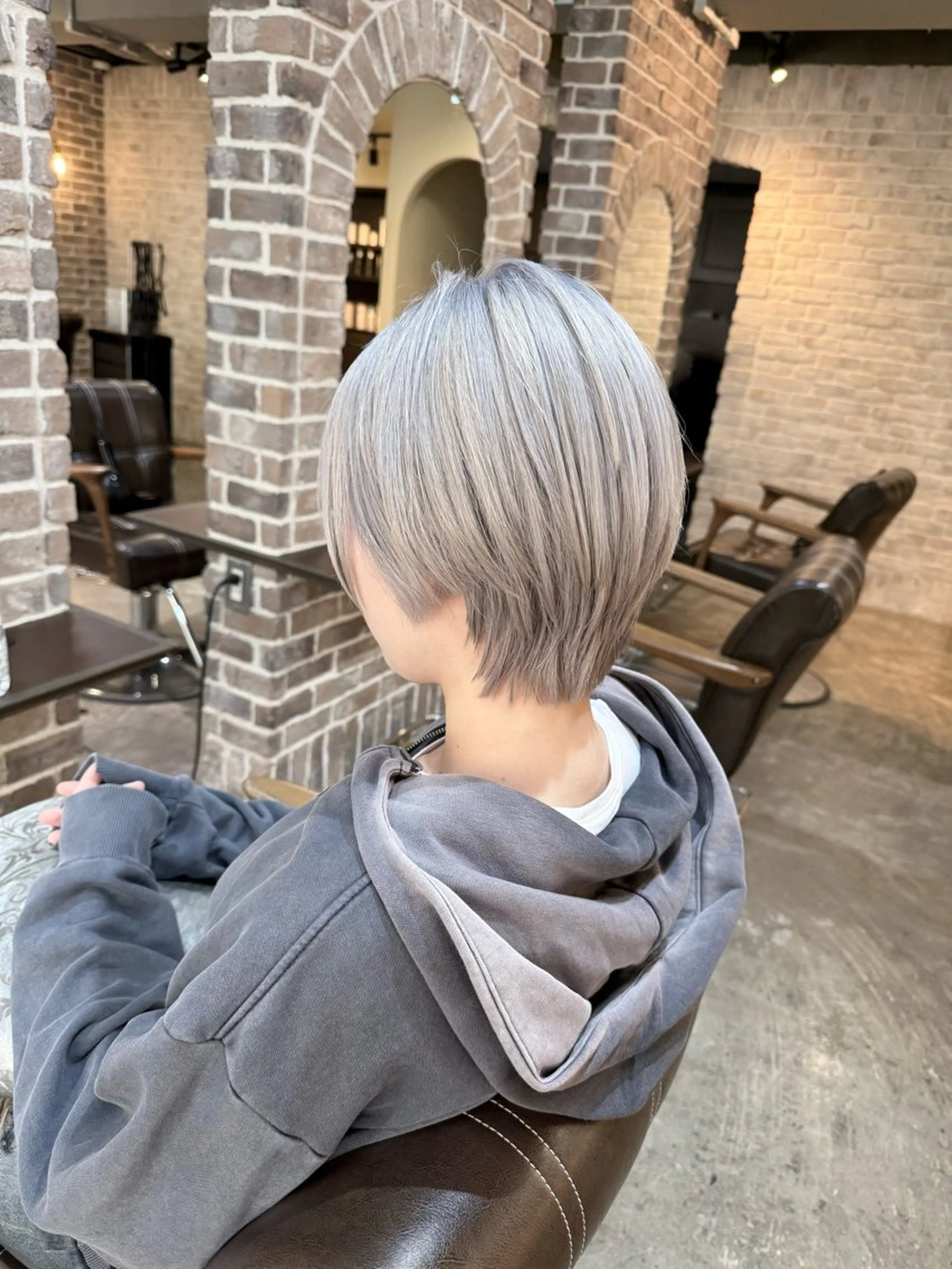 ショート カラー ベージュカラー ブリーチ ホワイトベージュ カット ヘアカラー トリートメント 艶カラー/インナー /グラデ/大西小百合のヘアスタイル