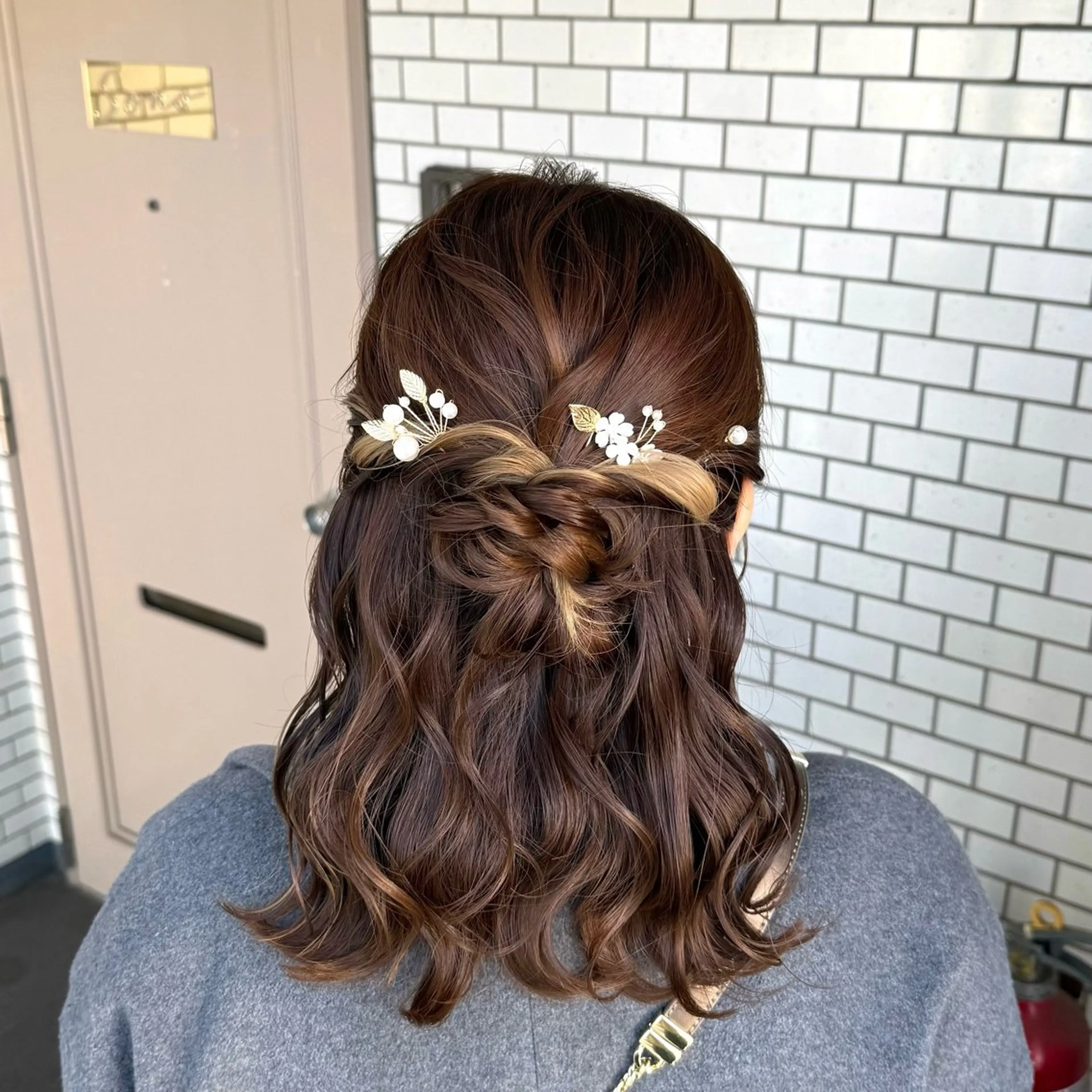 ミディアム ヘアアレンジ 成人式 ハーフアップ お団子ヘア デート 卒業式のヘアスタイル 褒められヘアメイク /‎ボブ女子🐶みおのその他イメージ