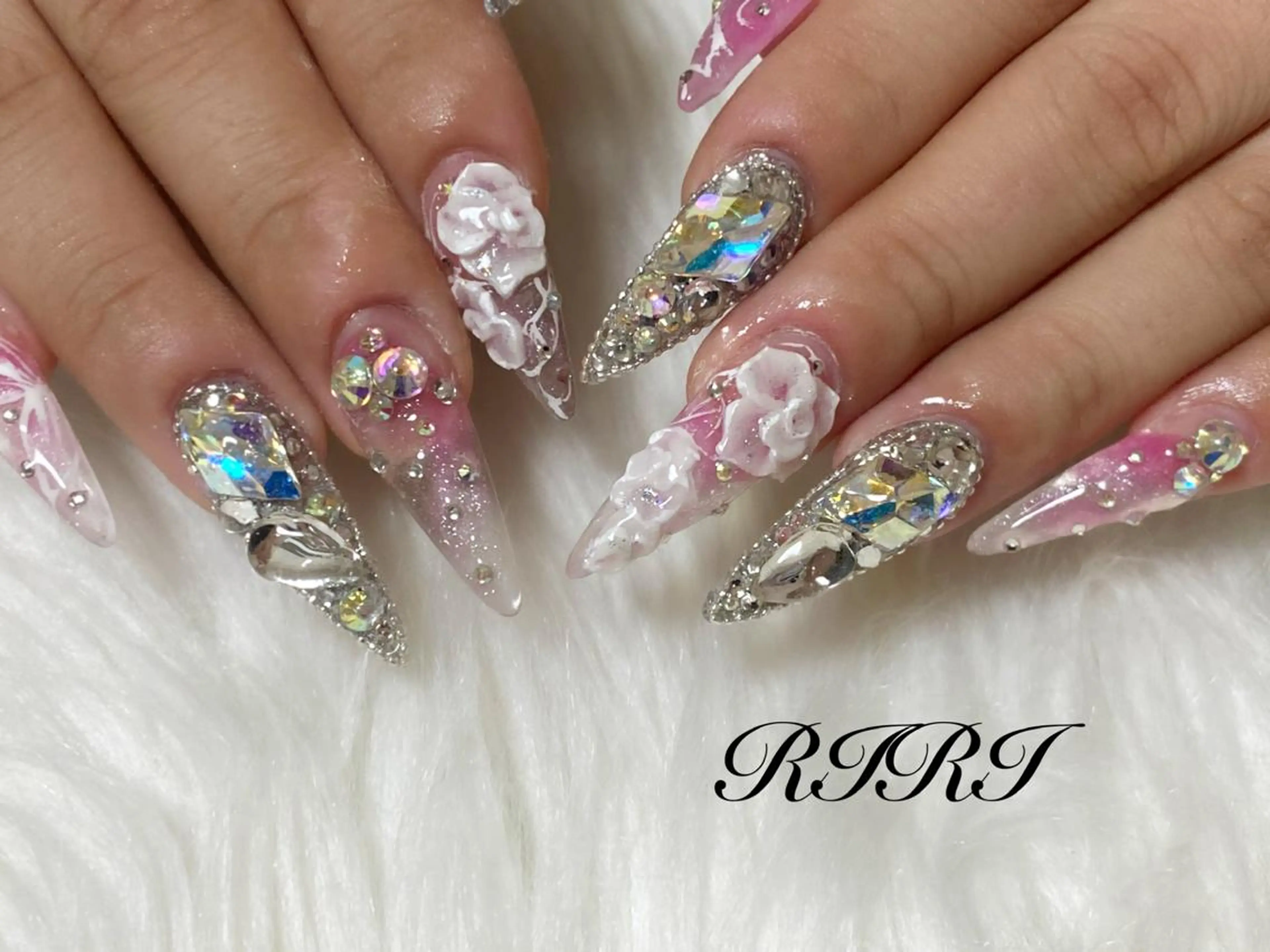 ネイル ロングネイル ハンドネイル riri オーナーのネイルデザイン