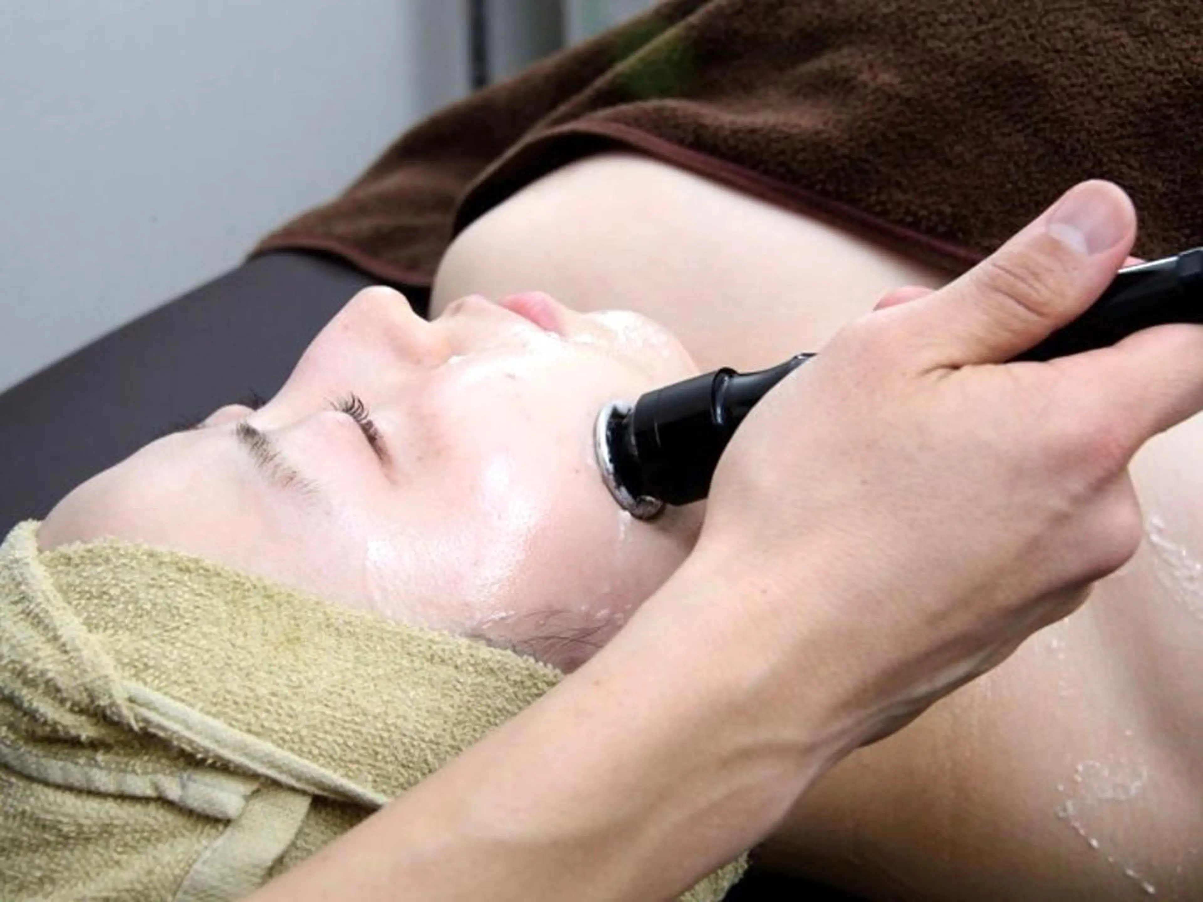 小顔ハーブピーリング 美容鍼/毛穴洗浄のエステ・リラクイメージ