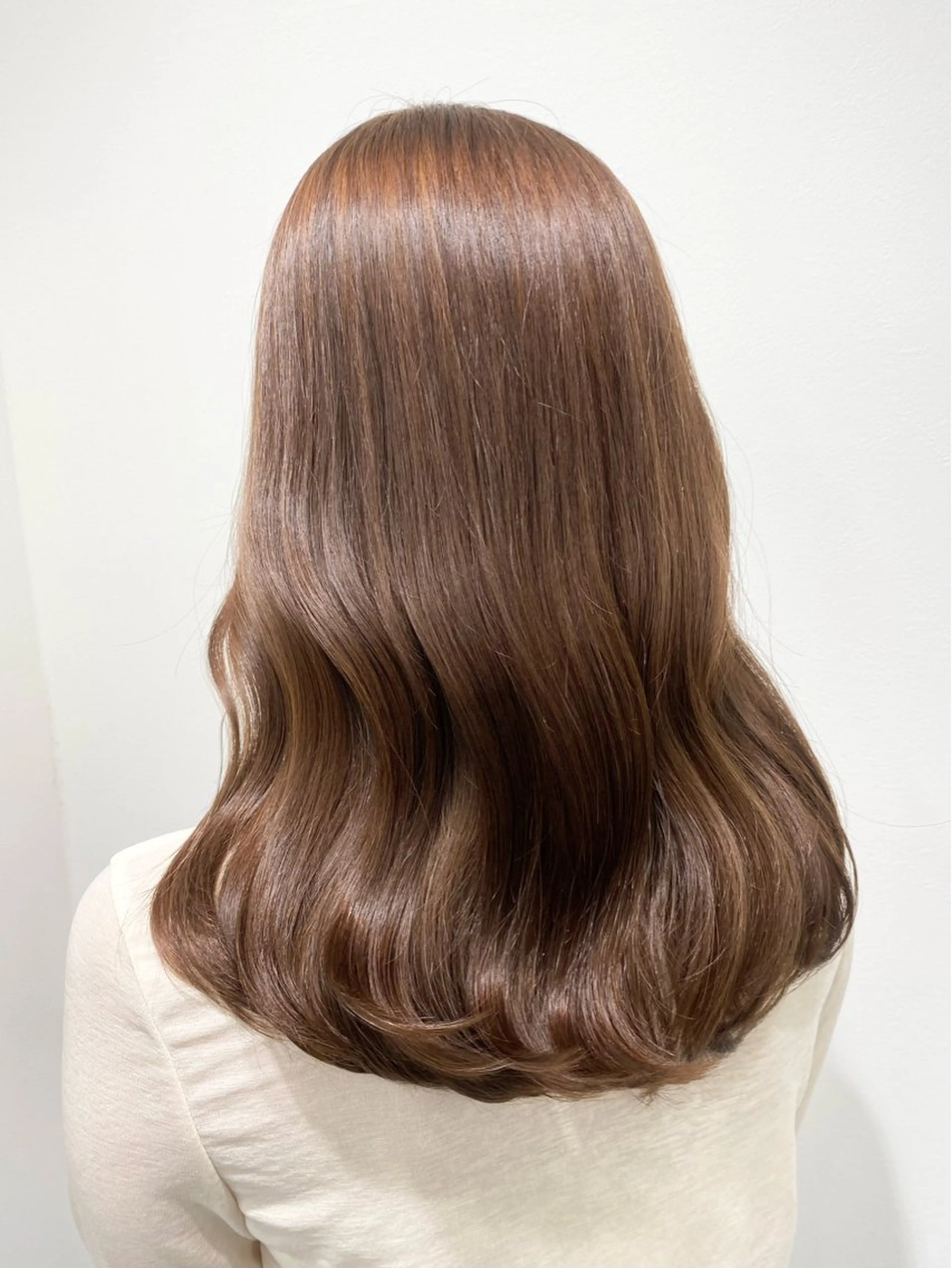 セミロング カラー ベージュカラー ブリーチ ダブルカラー ブリーチなしカラー カット ヘアカラー トリートメント tomomi /レイヤーカットのヘアスタイル