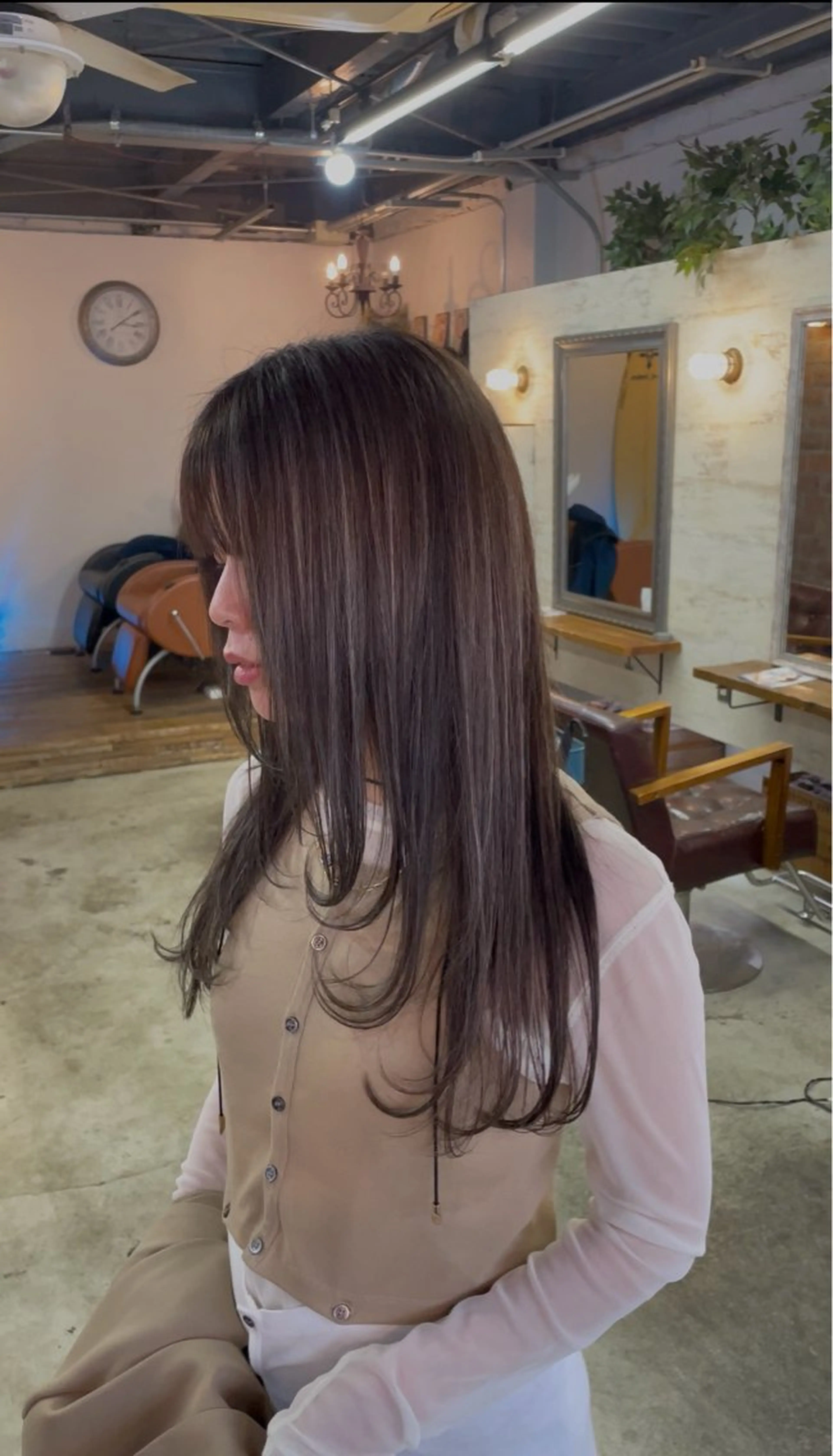 カラー ハイライトカラー 岩佐 怜のヘアスタイル