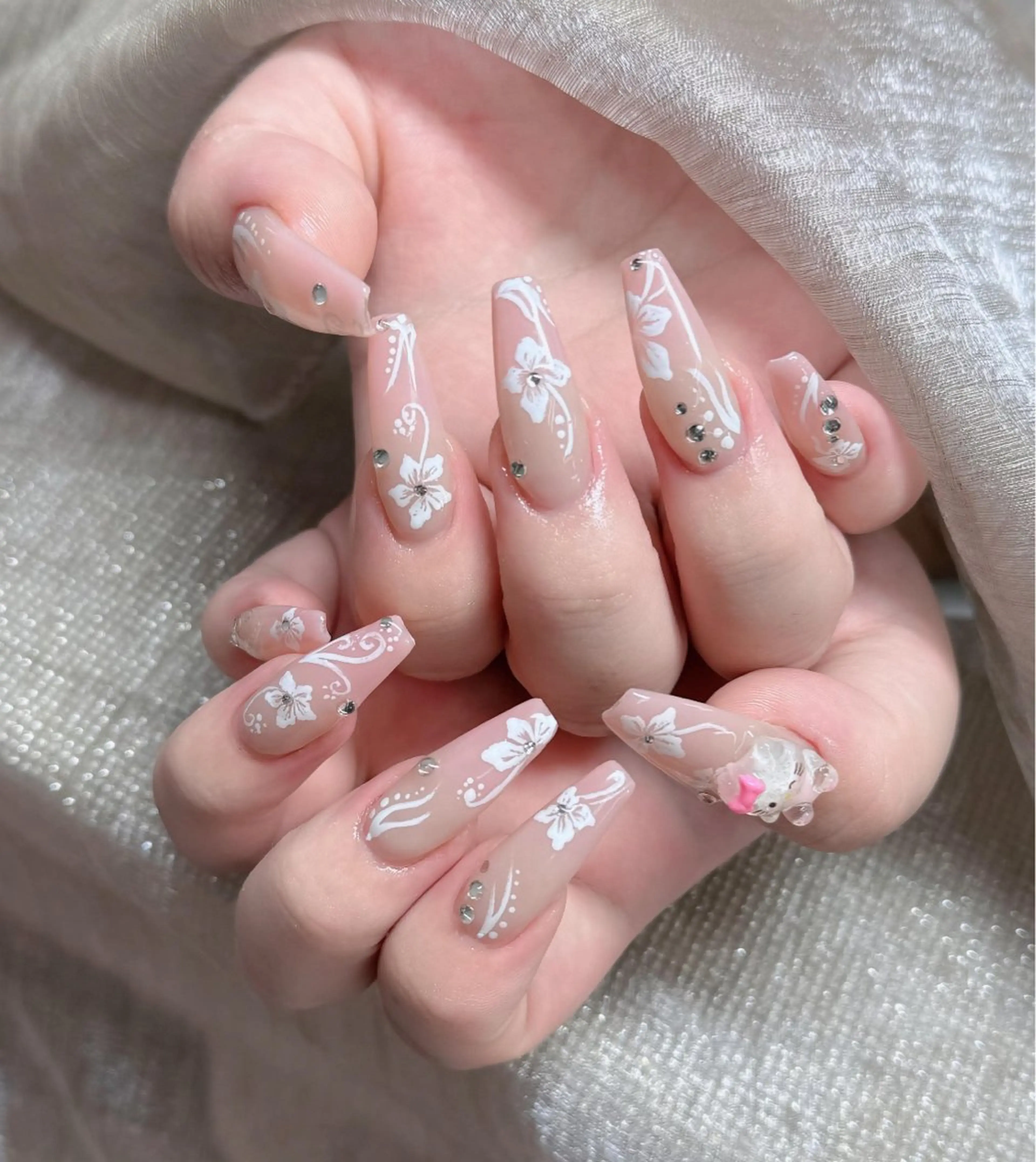 ネイル フレンチネイル ジェルネイル ガラスフレンチ ハロウィン ハート ハンドネイル H.baby Nail Salonのネイルデザイン