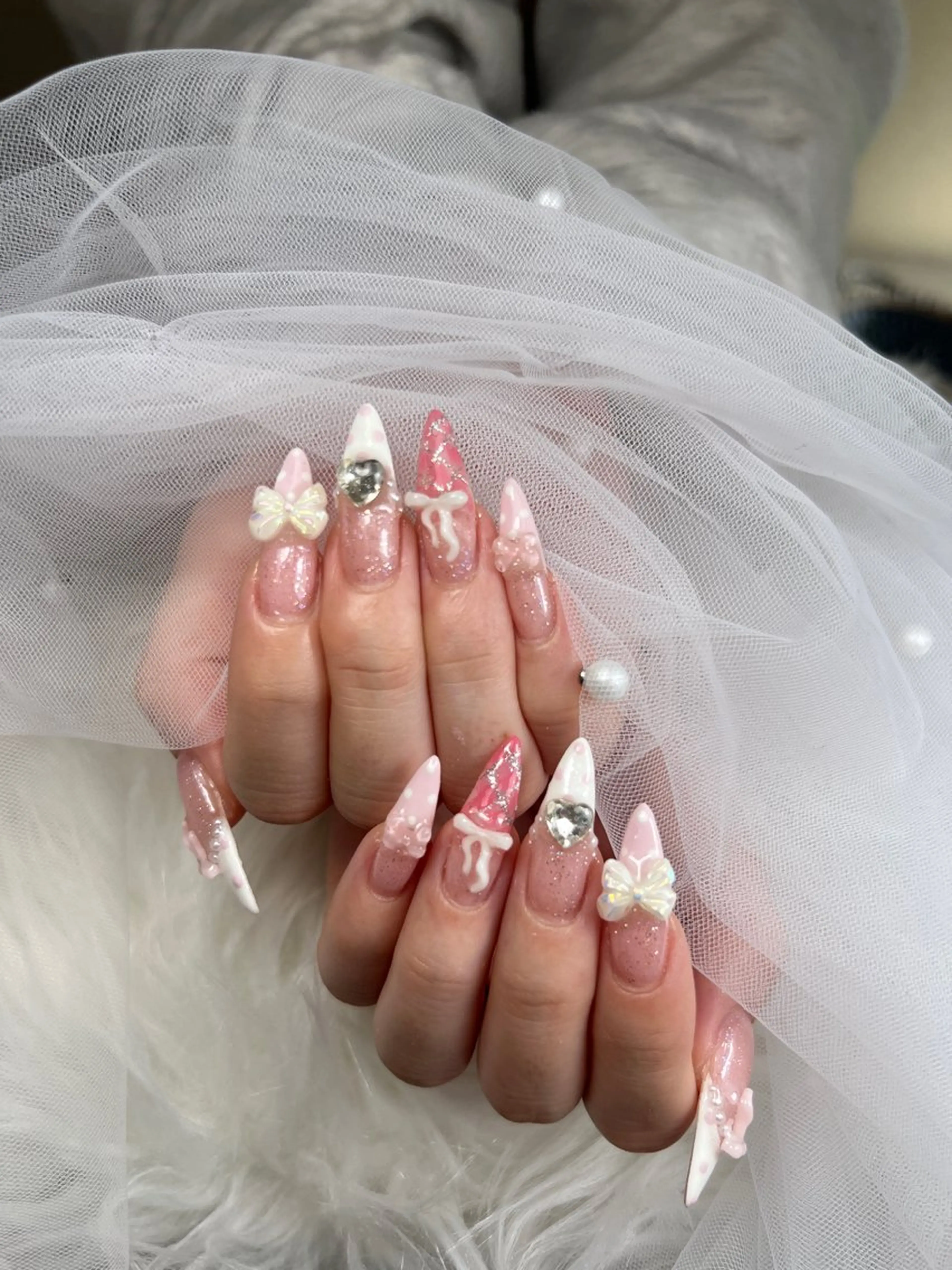 ネイル アートネイル オーロラネイル チークネイル 長さ出し フットネイル ハンドネイル ハンドケア Mio_ Noiranailのネイルデザイン